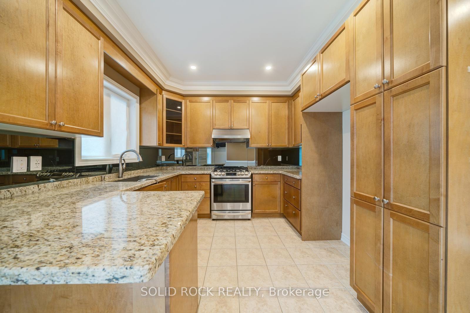 32 Albert Roffey Crescent — photo 8