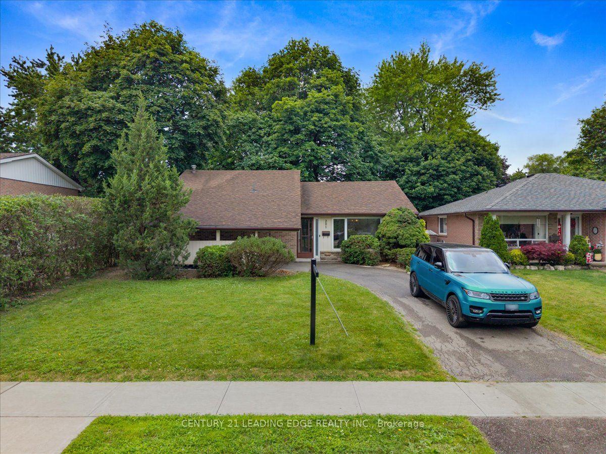 201 Mcmurchy Avenue S, Brampton — Detached for sale, photo 1