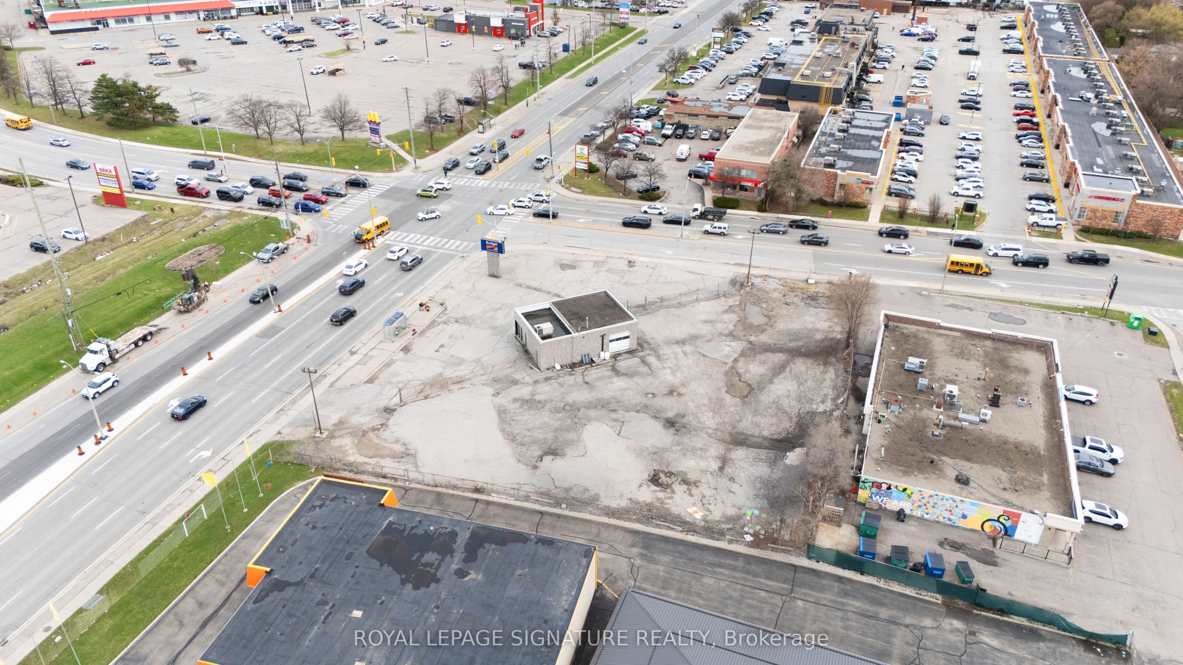 73 Kennedy Road S — photo 1