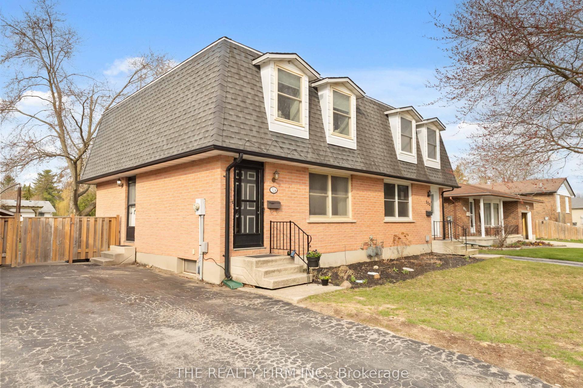 324 Oak Avenue — photo 1