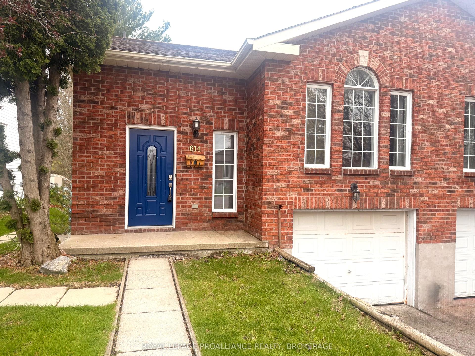 614 Barnsley Crescent — photo 1