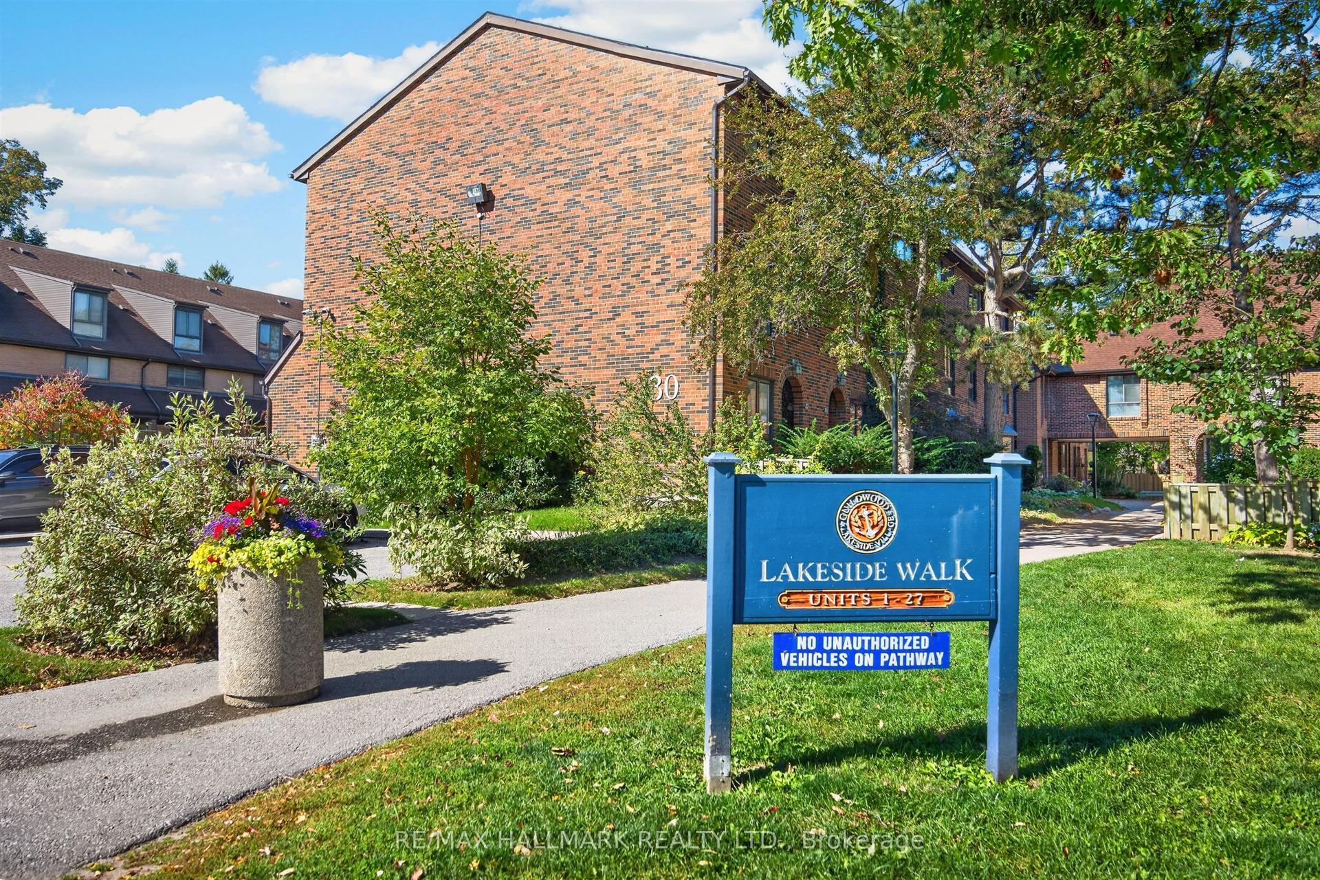 30 Livingston Road 15 #15, Toronto — Condo Town for sale, photo 1