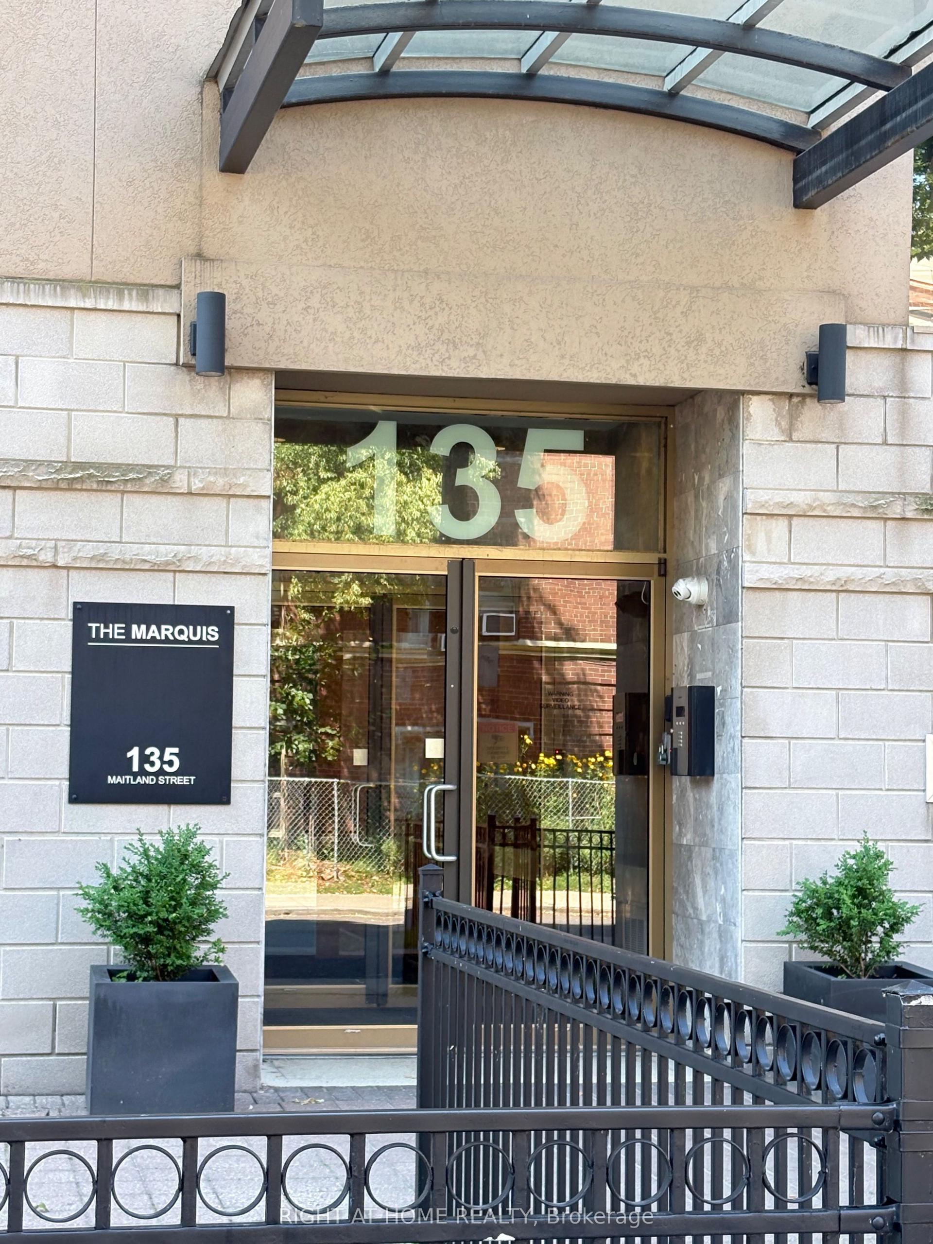 135 Maitland Street S 204 #204, Toronto — Condo for lease, photo 1