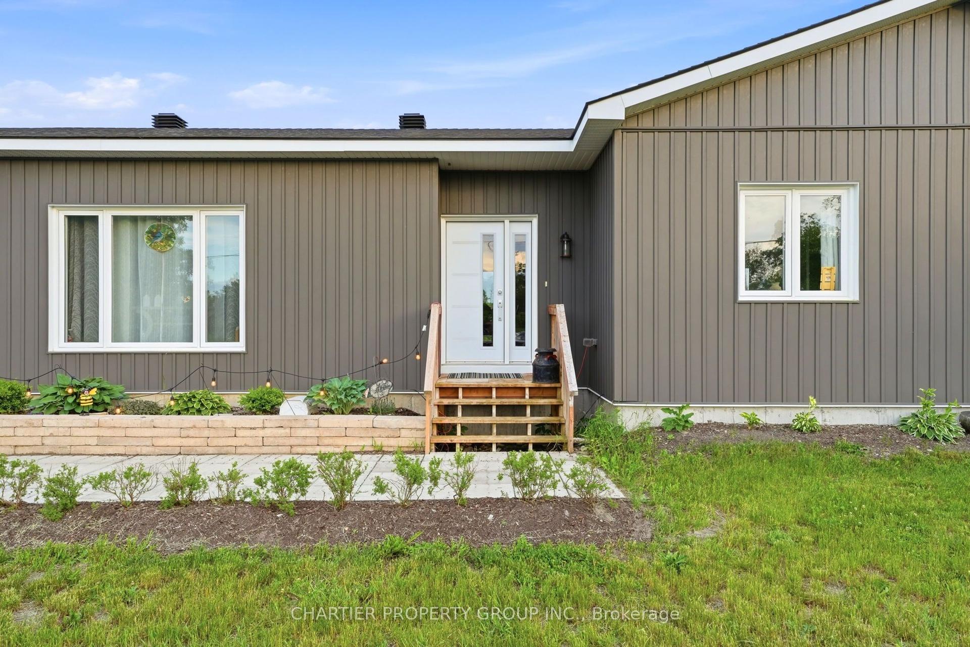 10664 Blaine Road, North Dundas — Detached for sale, photo 1