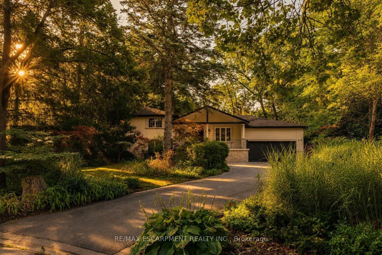 1063 Greenoaks Drive, Mississauga — Detached for sale, photo 1
