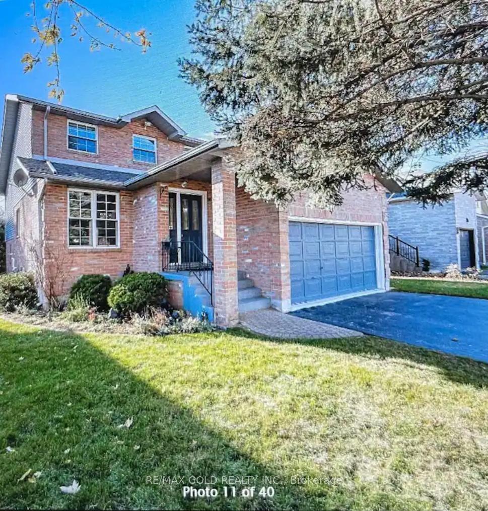 53 Duncan Avenue — photo 1