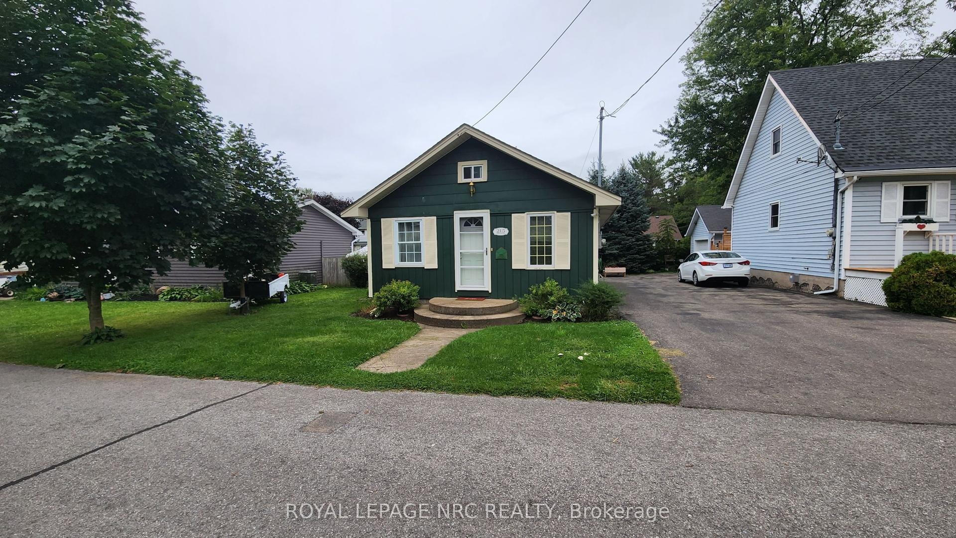215 Devon Place, Fort Erie — Detached for lease, photo 1