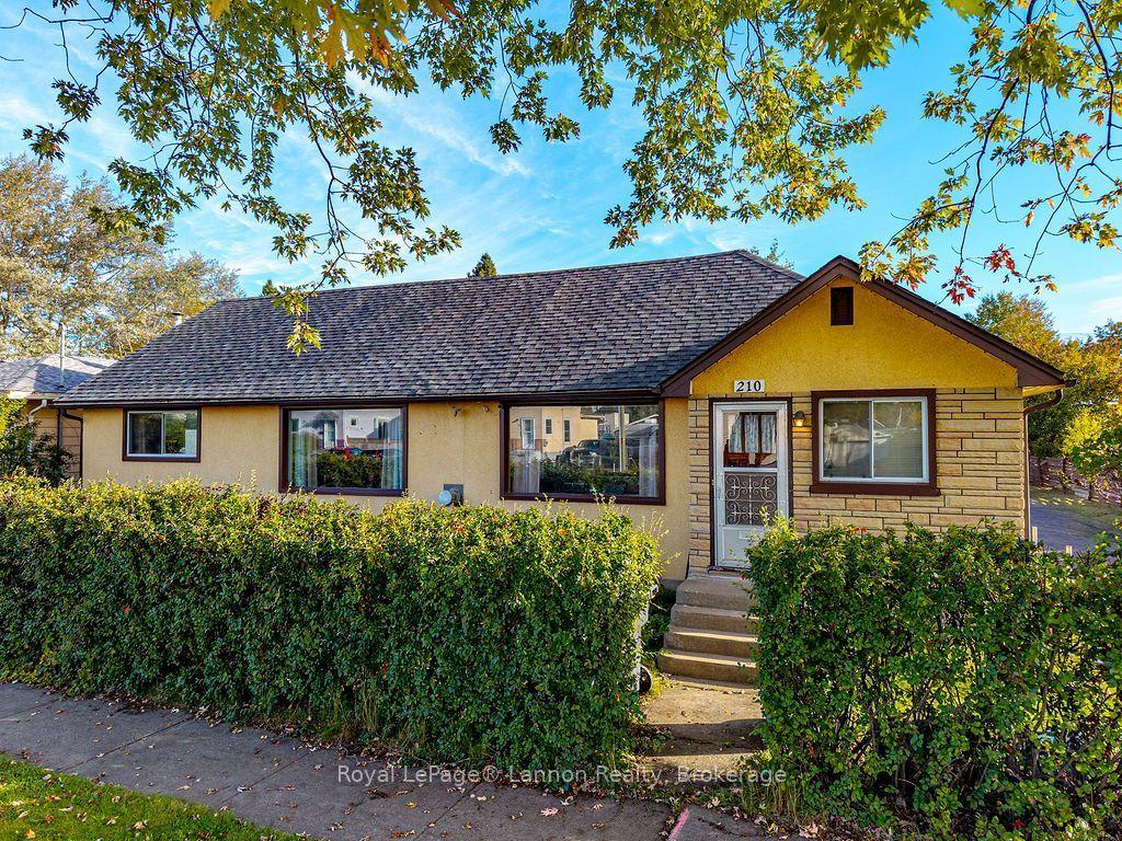 210 Powley Street, Thunder Bay — Detached for sale, photo 1
