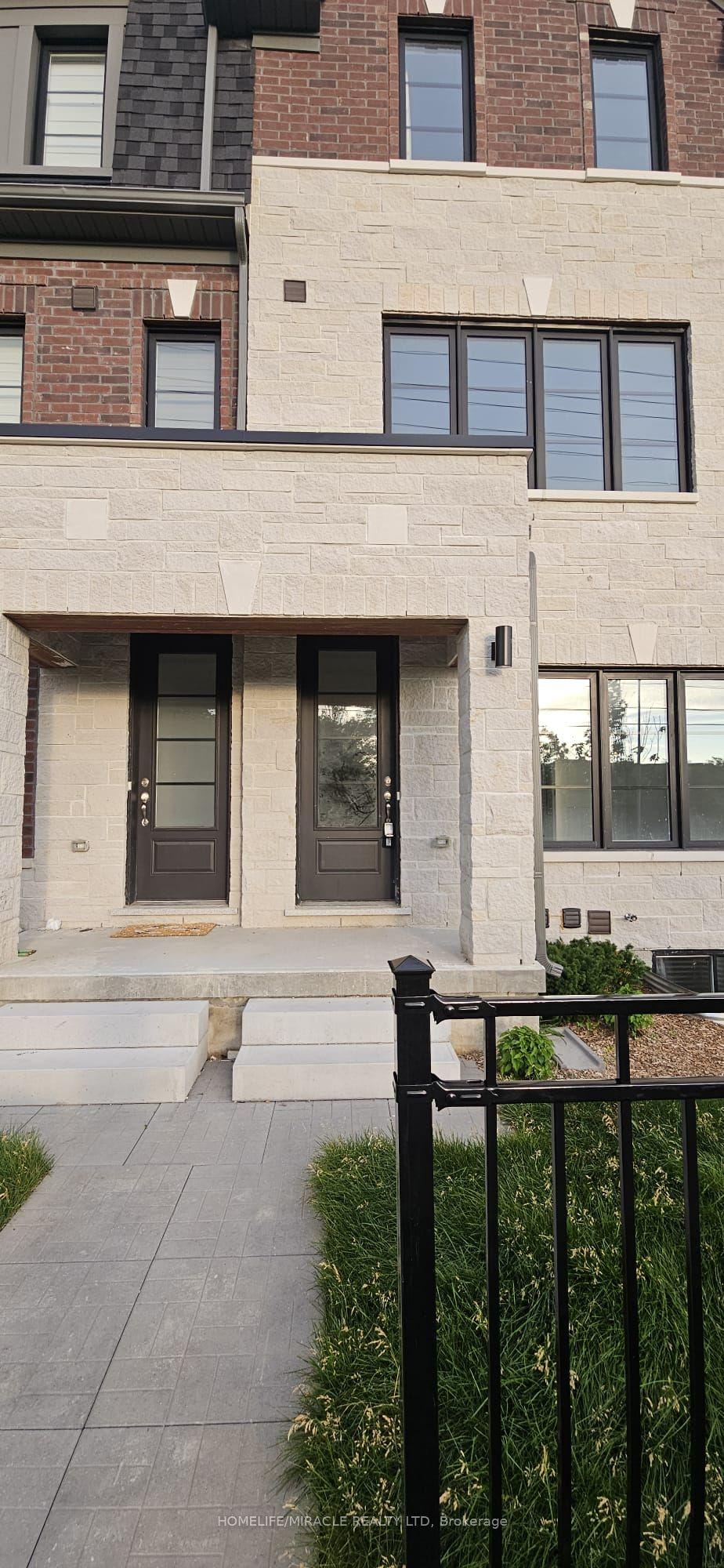 5911 Saigon Street, Mississauga — Townhouse for lease, photo 1