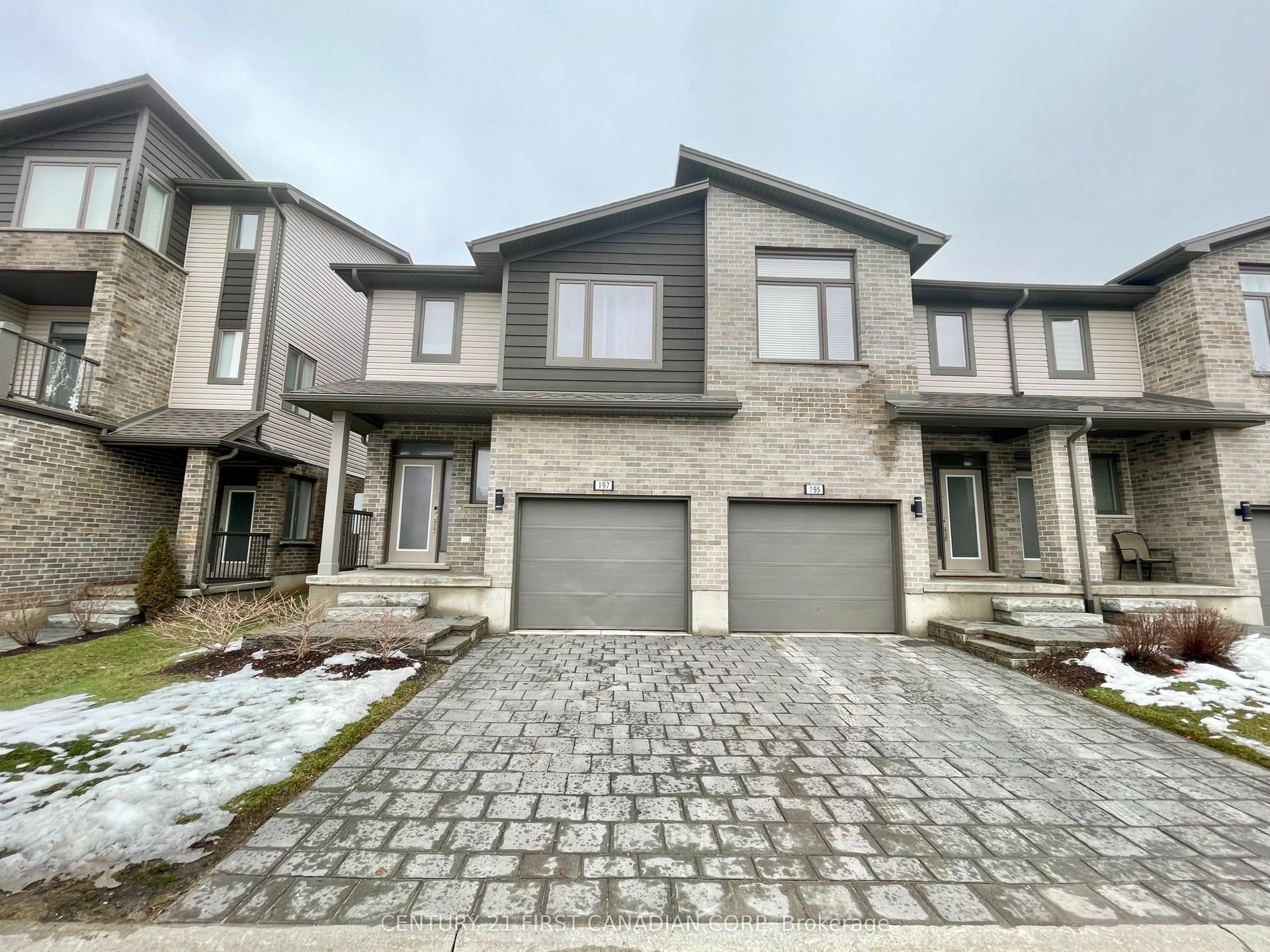 1960 Dalmagarry Road 197 #197, London North — Condo Town for lease, photo 1