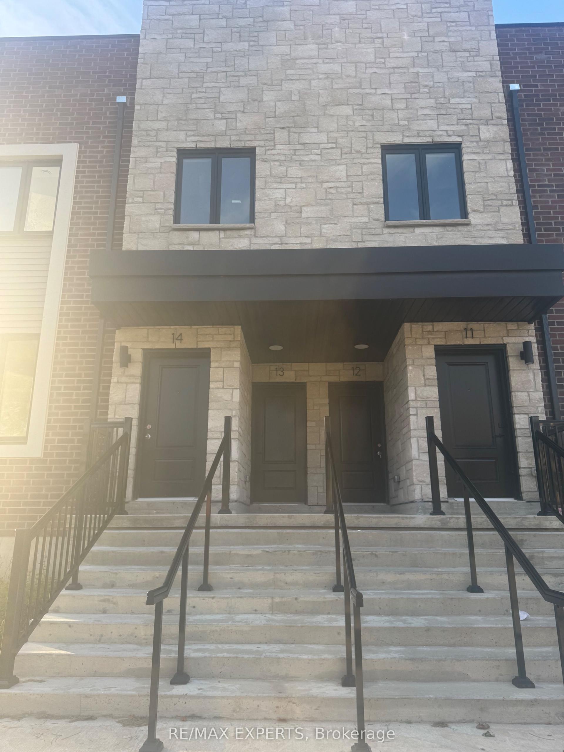 2 Slessor Boulevard 13 #13 — photo 1