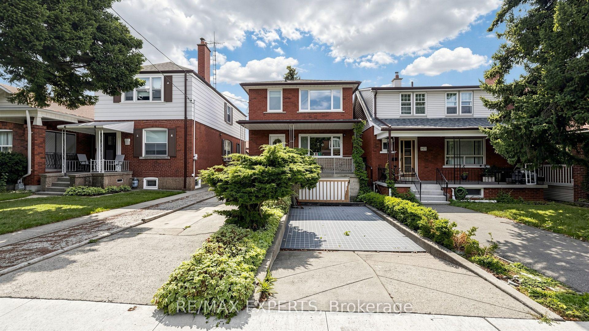 145 Gloucester Grove, Toronto — Detached for lease, photo 1