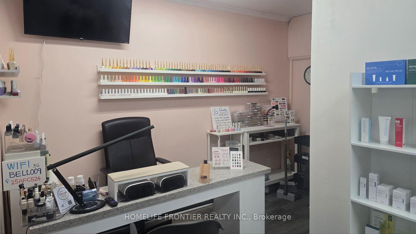 620 Bloor Street W 2nd Floor #2nd Floor — photo 1