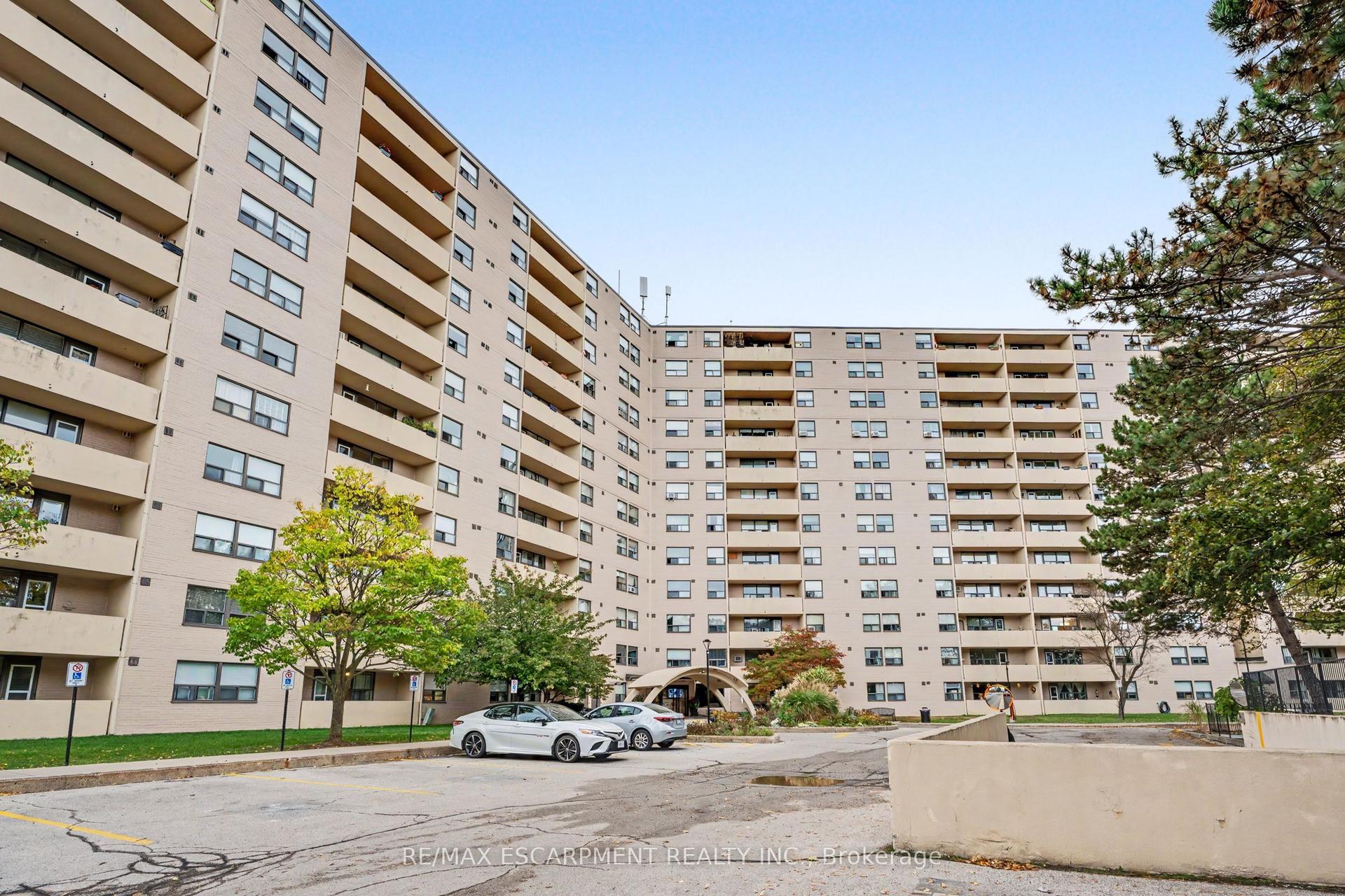 700 DYNES Road 614 #614, Burlington — Condo for sale, photo 1