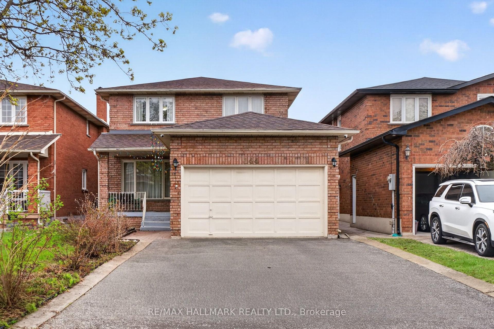 144 JACKMAN Crescent — photo 1