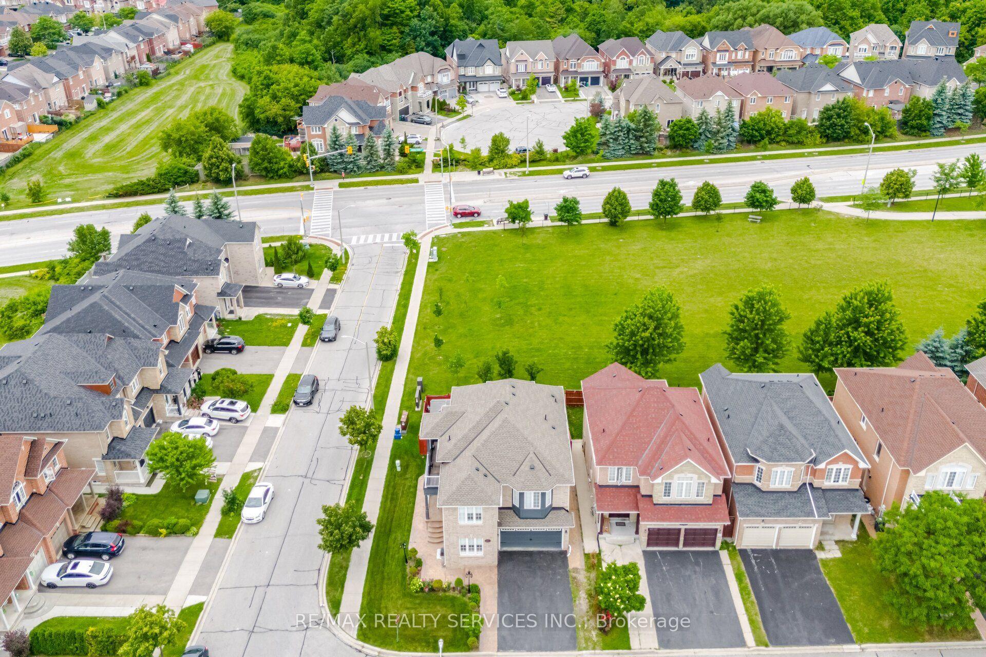 17 Pefferlaw Circle — photo 1
