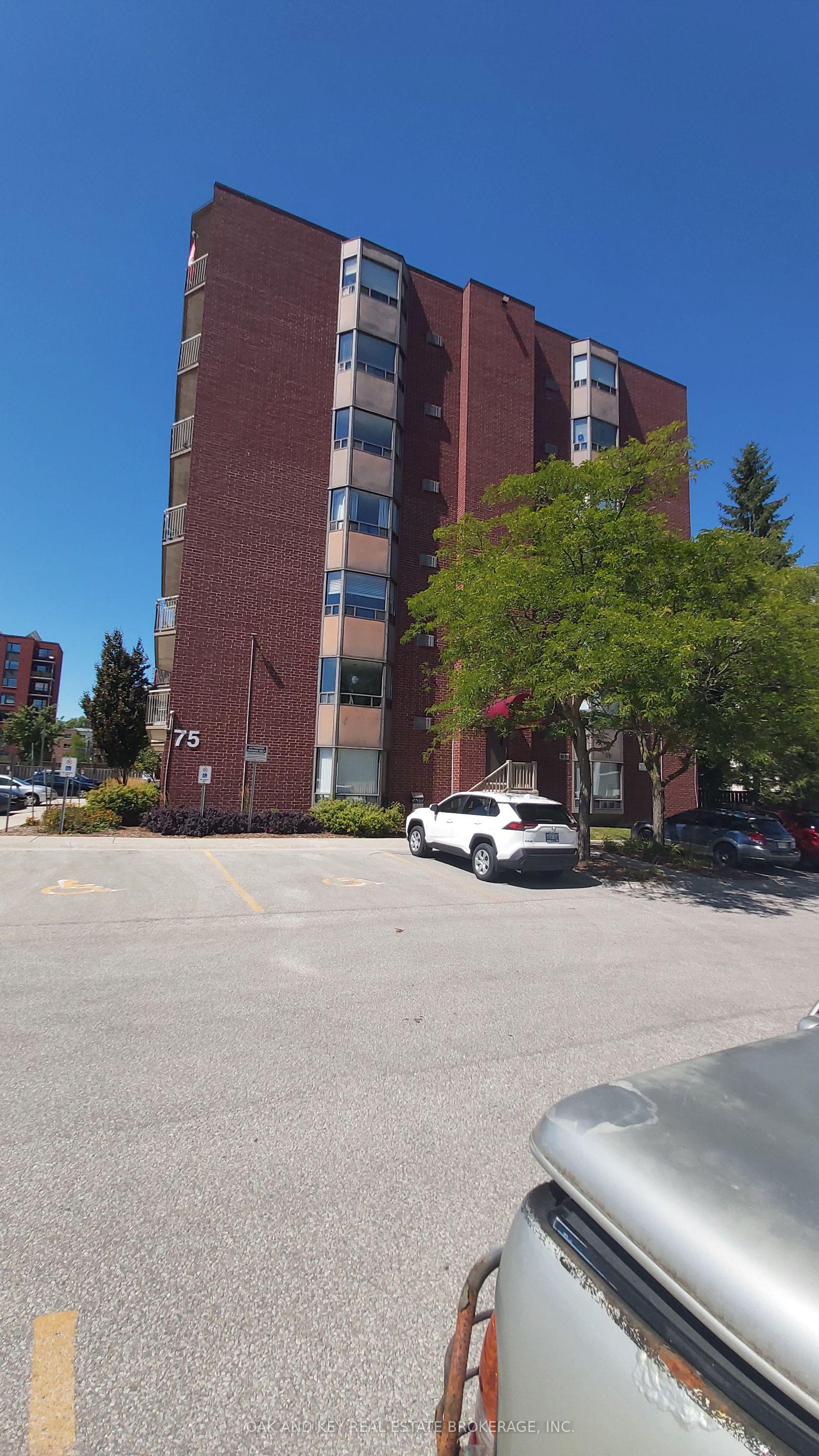 75 Huxley Street — photo 1