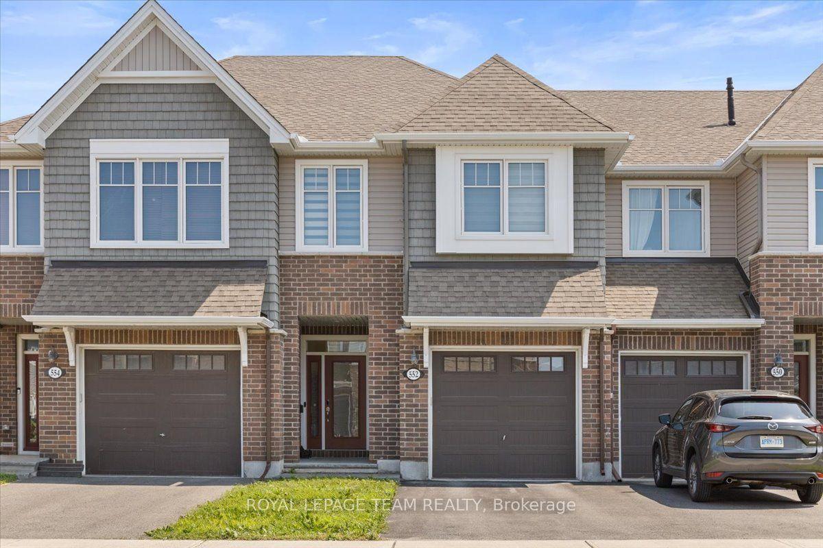 552 Jackdaw Avenue, Barrhaven — Townhouse for sale, photo 1