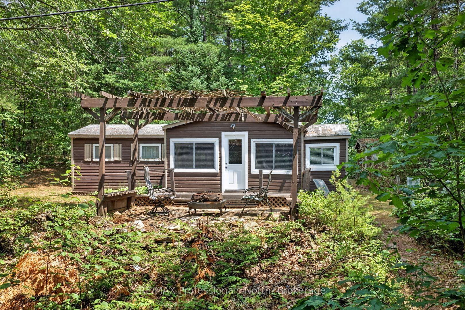 1032 Gazebo Lane, Minden Hills — Detached for sale, photo 1