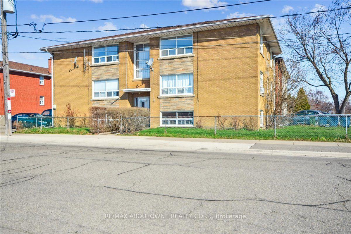 2 Wesley Street 5 #5 — photo 1