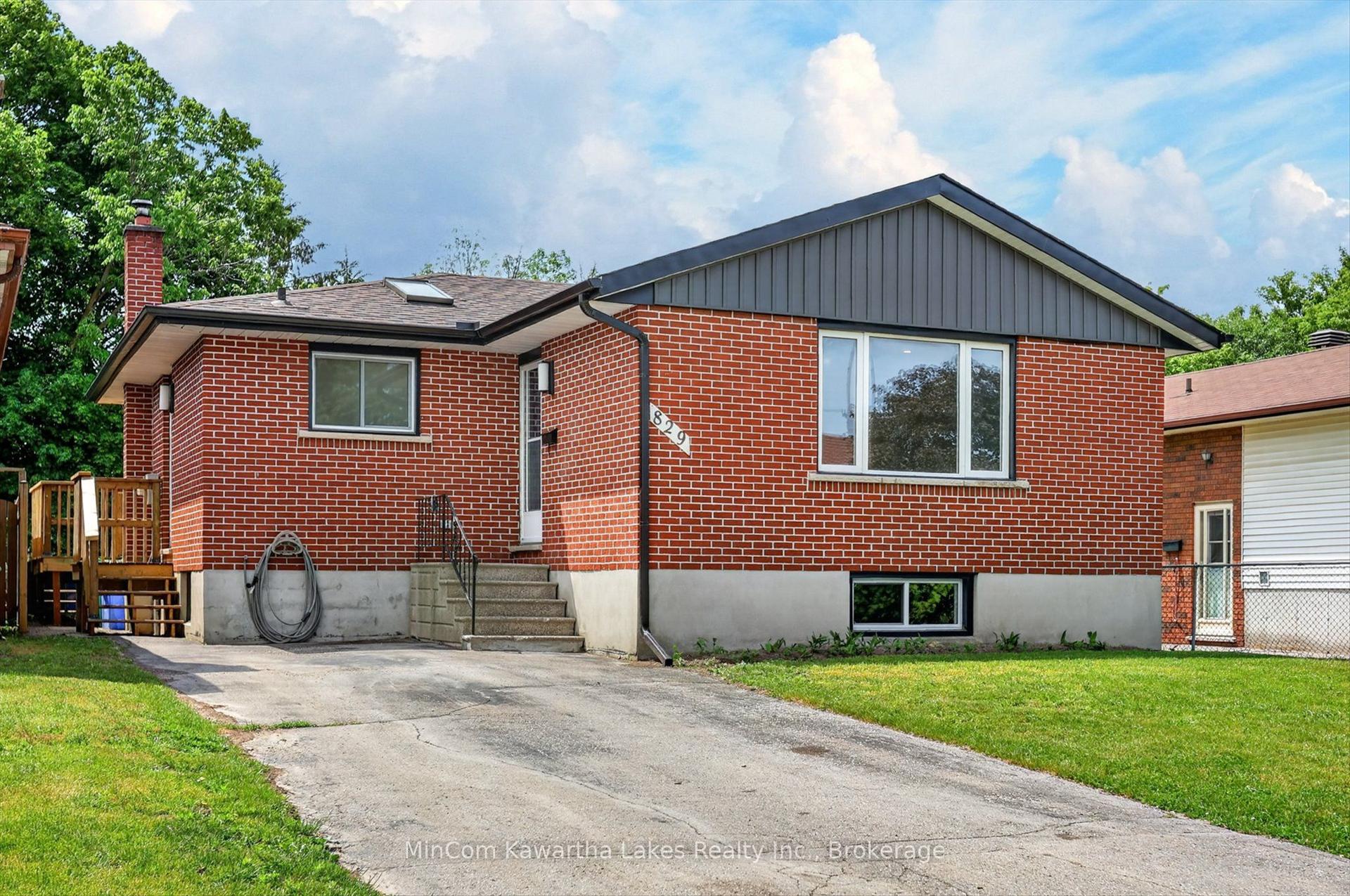 829 Orpington Road — photo 1