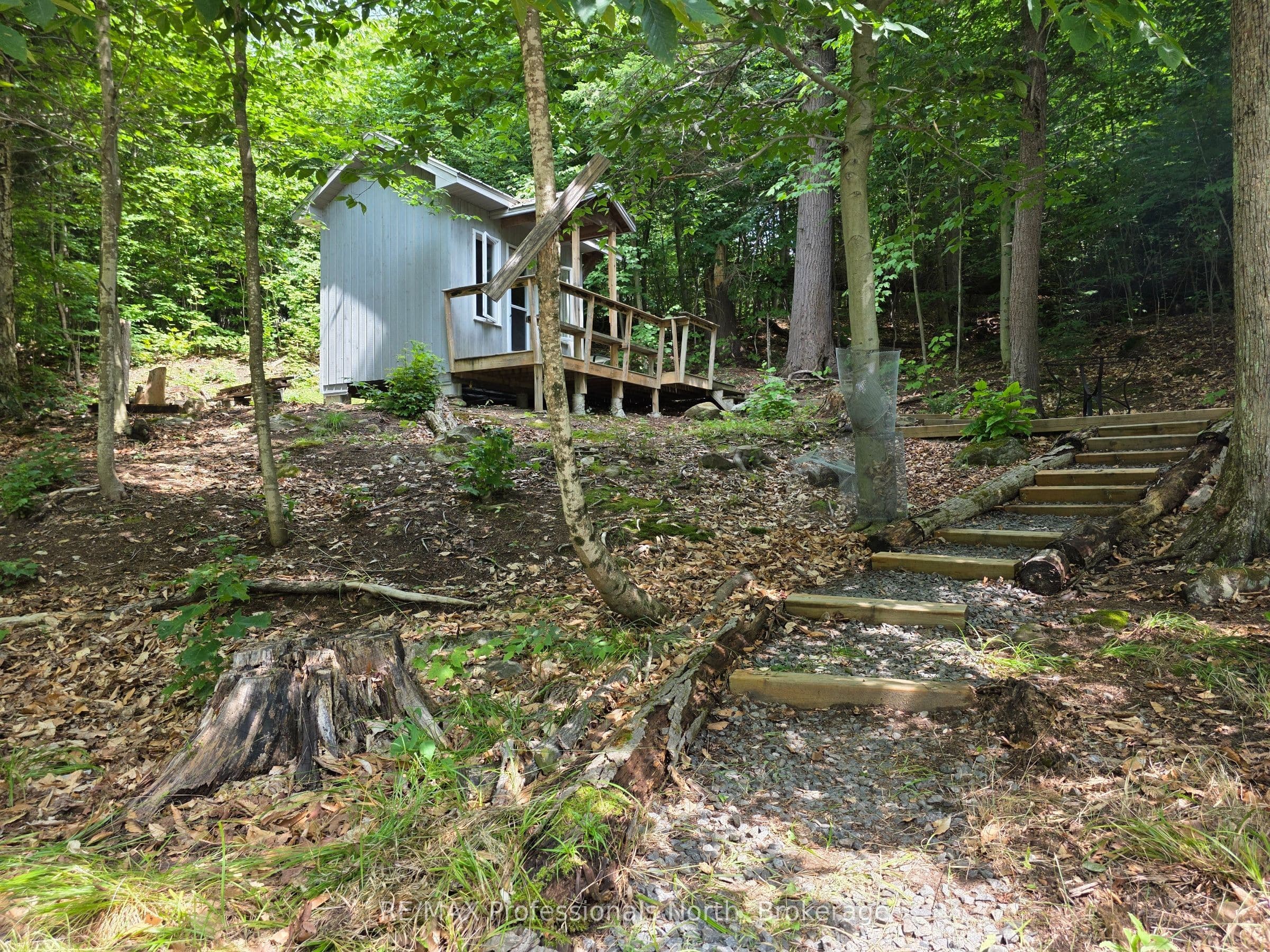 208 North Bay Lake Road — photo 1