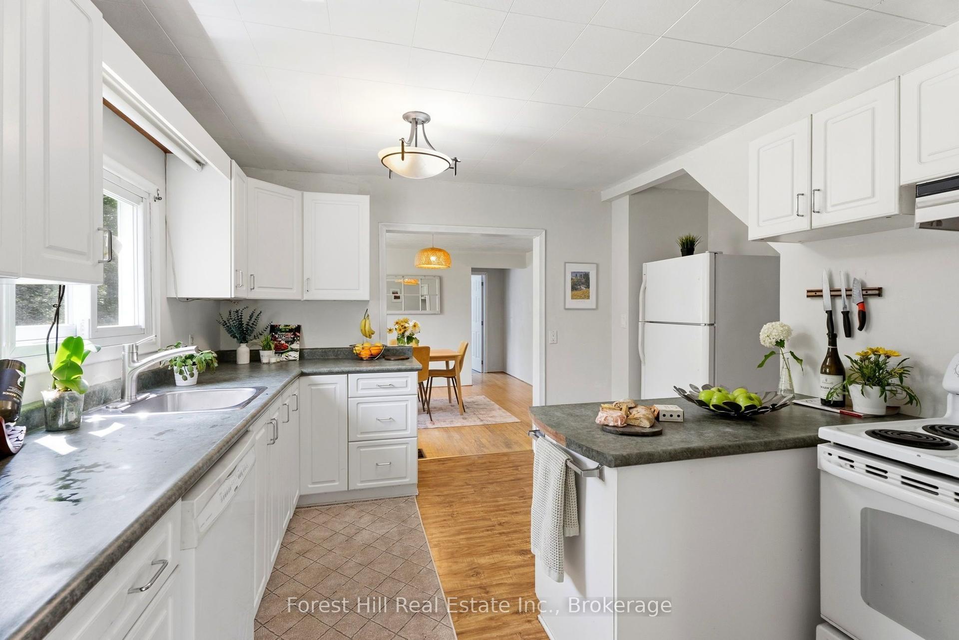9 Spruce Glen Road, Huntsville — Detached for sale, photo 1