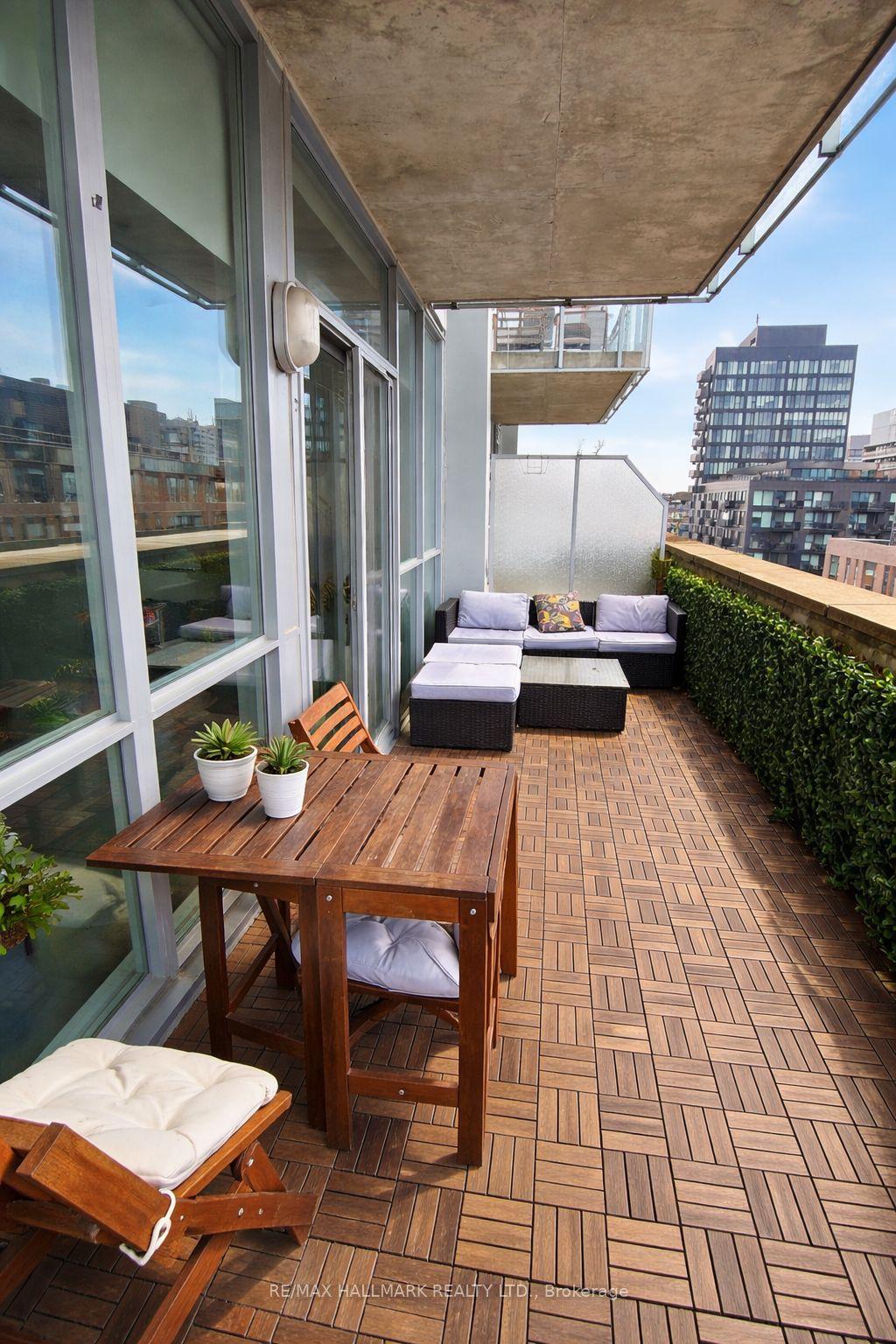 510 King Street E 719 #719 — photo 1