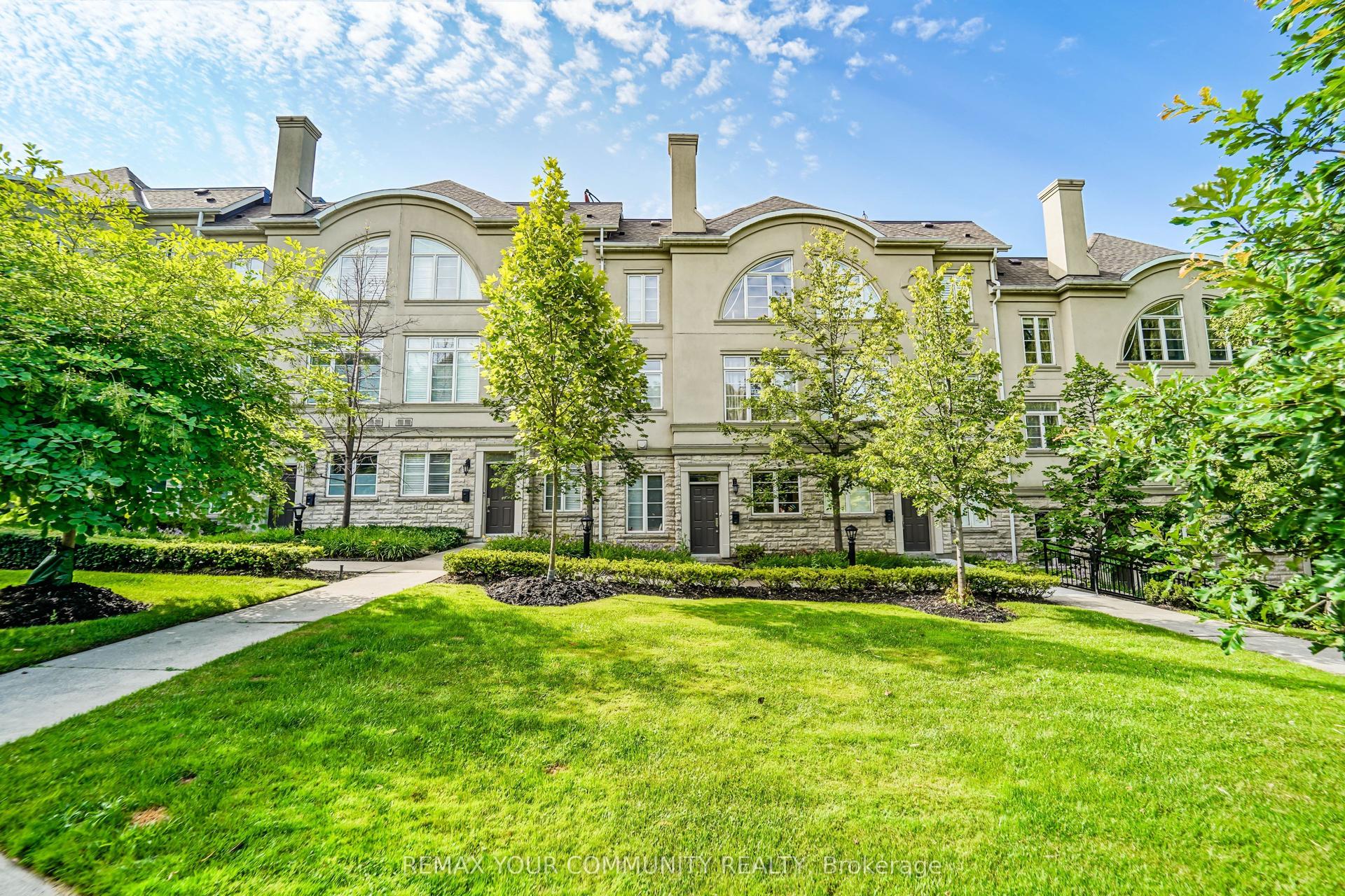 47 York Mills Road 212 #212, Toronto — Condo Town for sale, photo 1