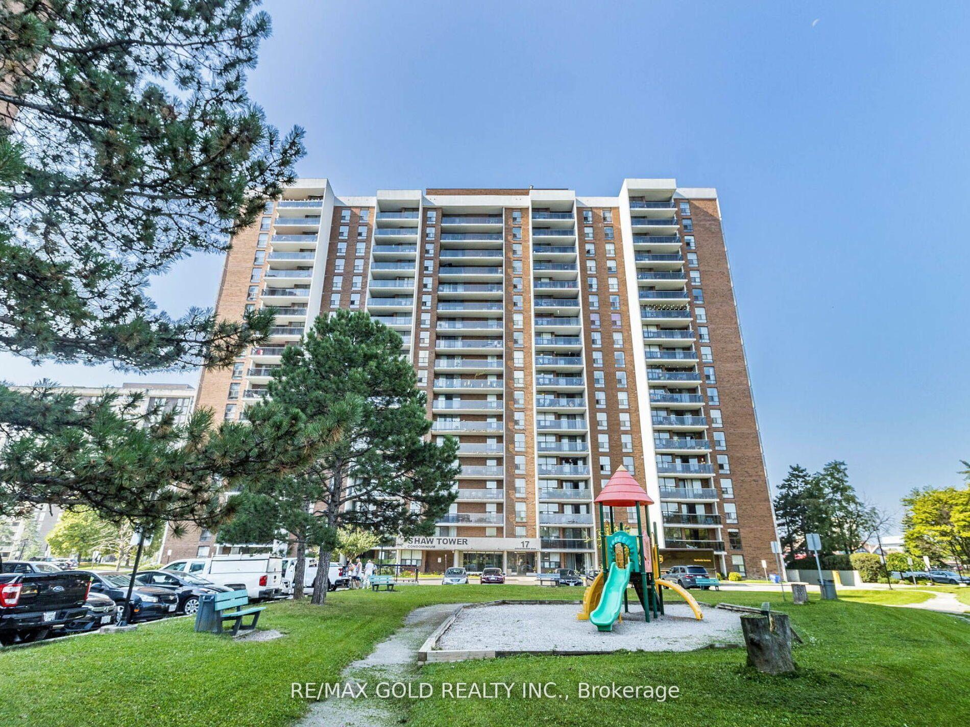 17 Knightsbridge Road 1010 #1010 — photo 1
