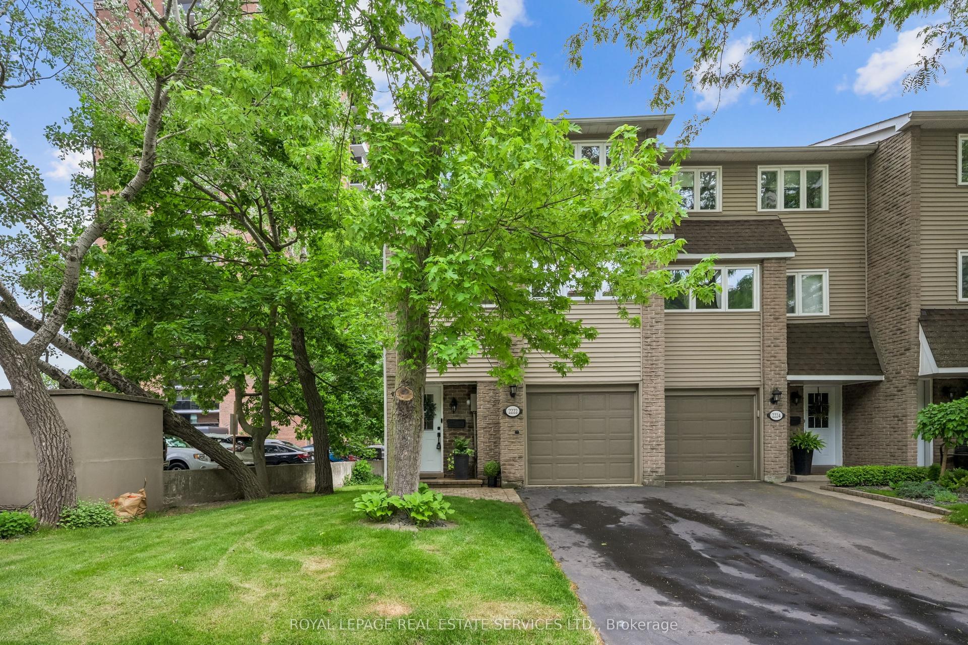2222 Marine Drive 1 #1, Oakville — Condo Town for sale, photo 1