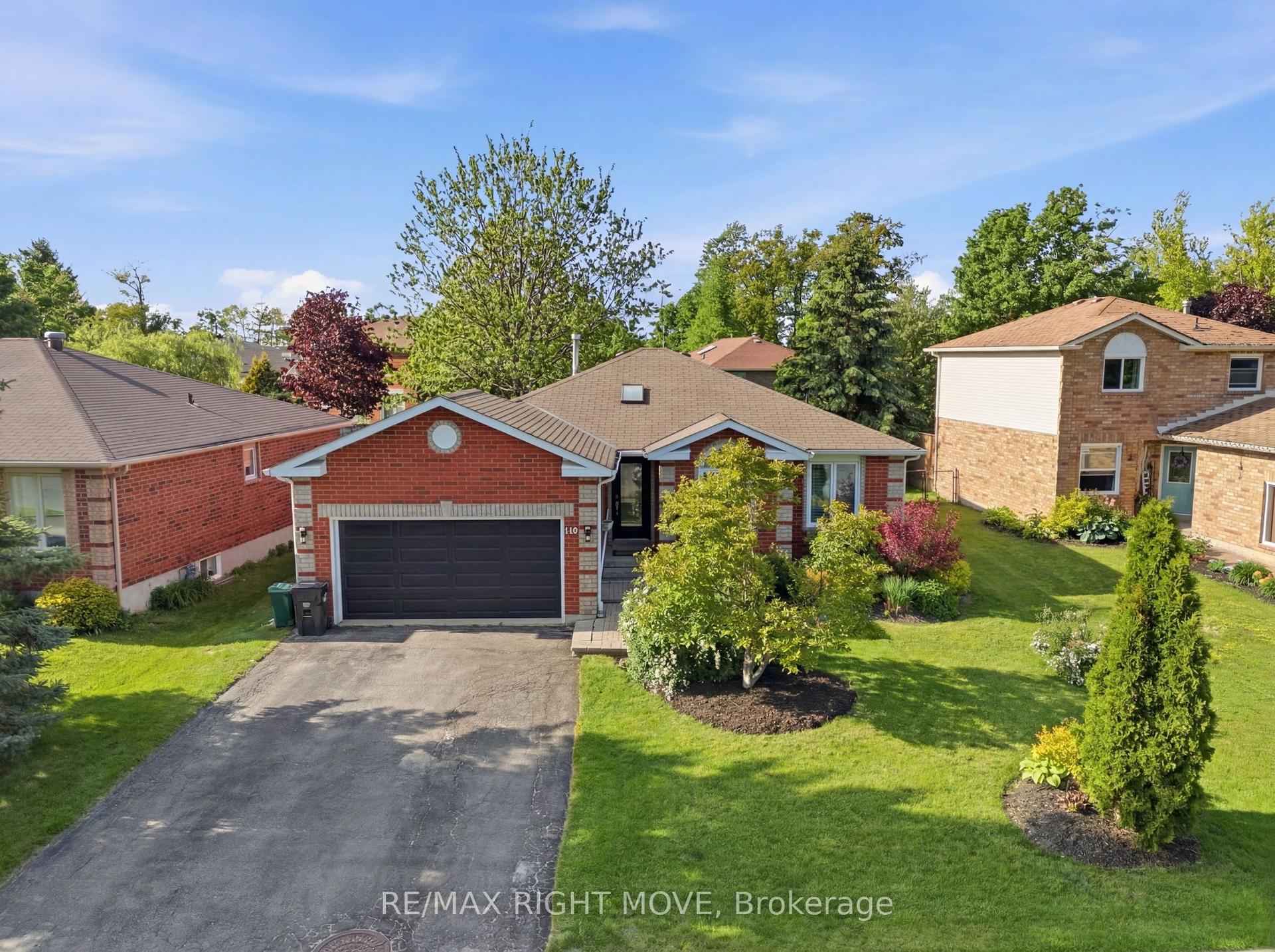 300 Cundles Road W — photo 1