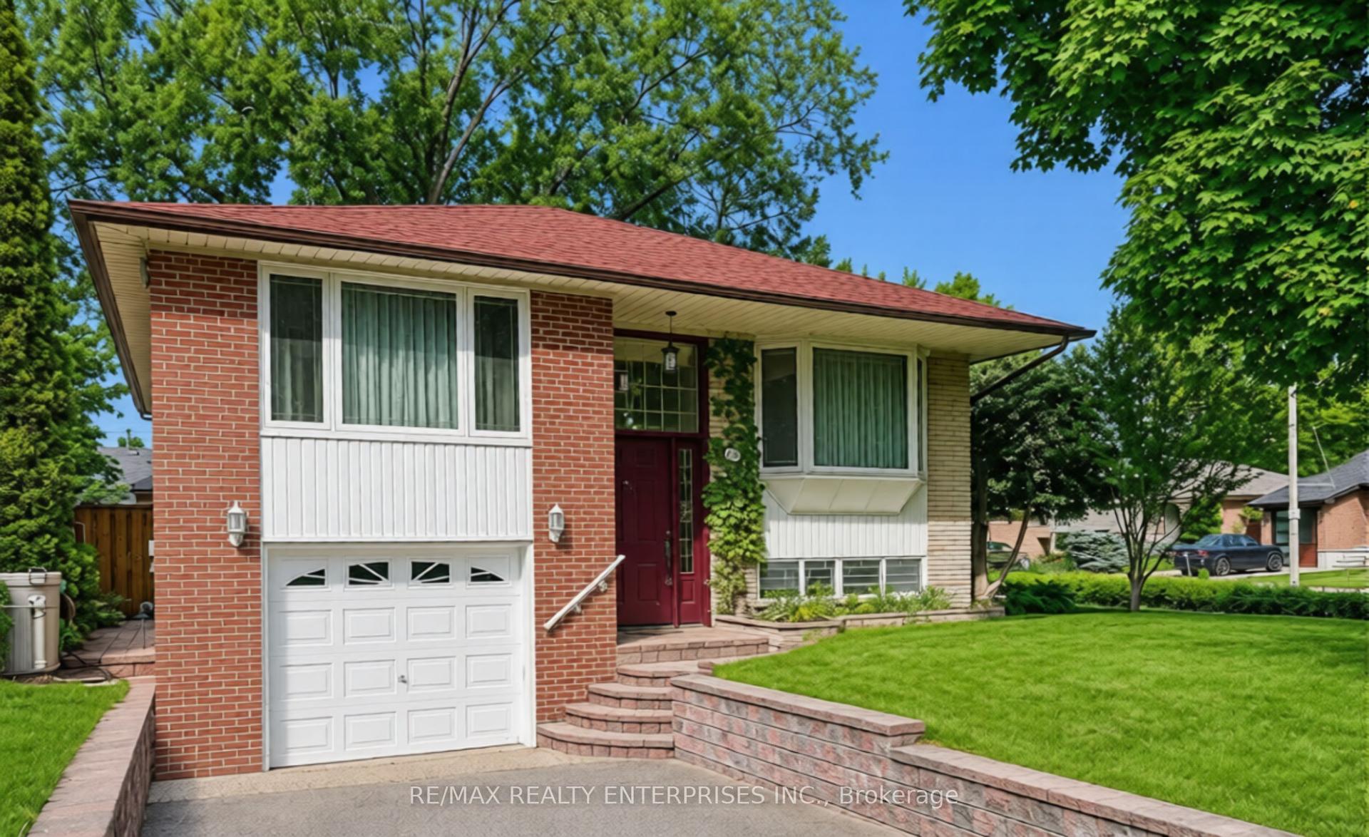 1571 Muir Road — photo 1