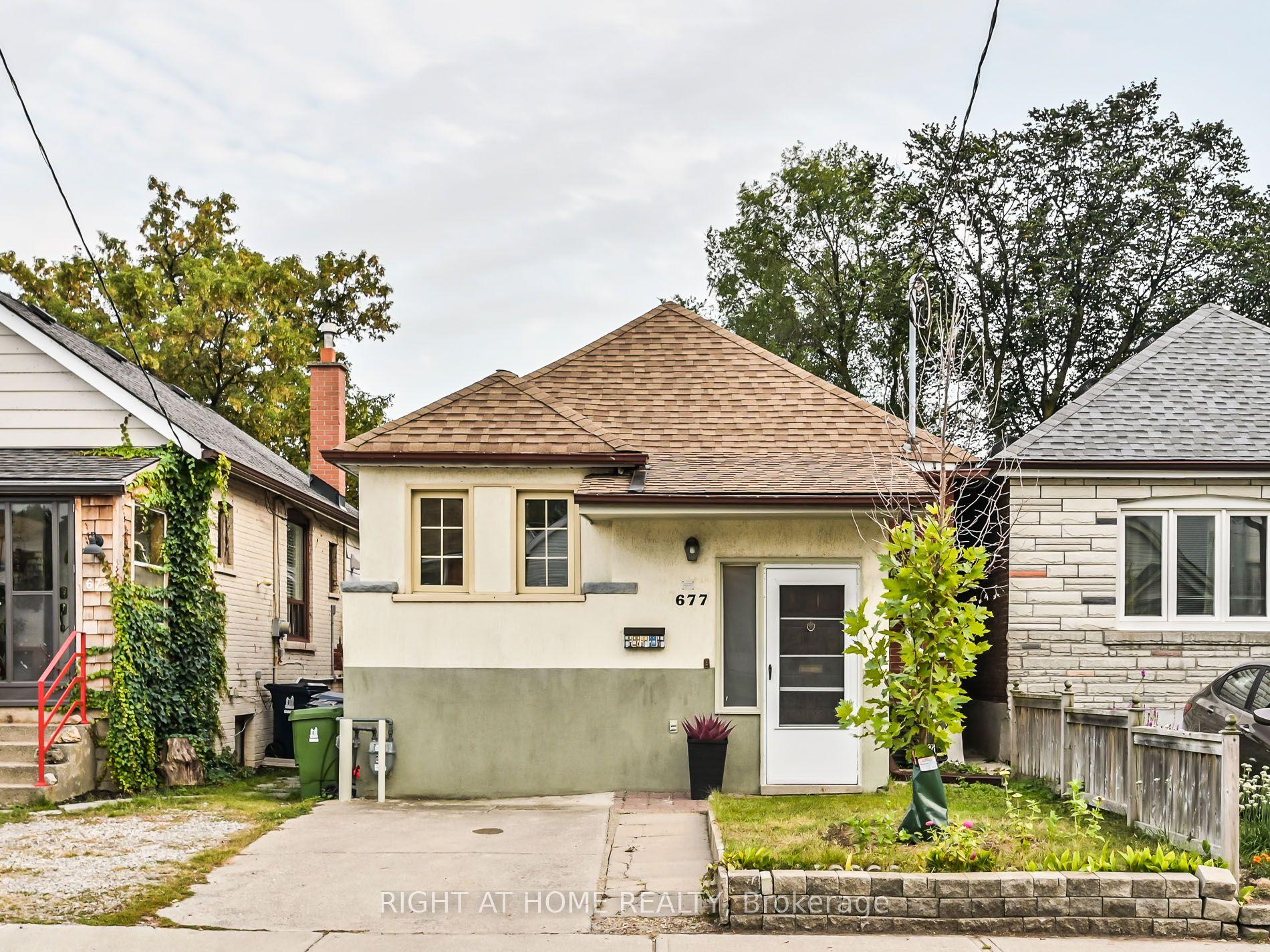 677 Mortimer Avenue Upper #Upper, Toronto — Detached for lease, photo 1