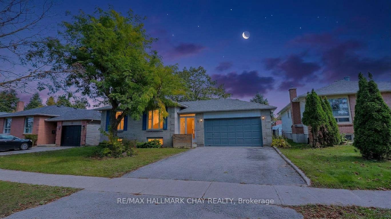 9 Bronte Crescent, Barrie — Detached for sale, photo 1