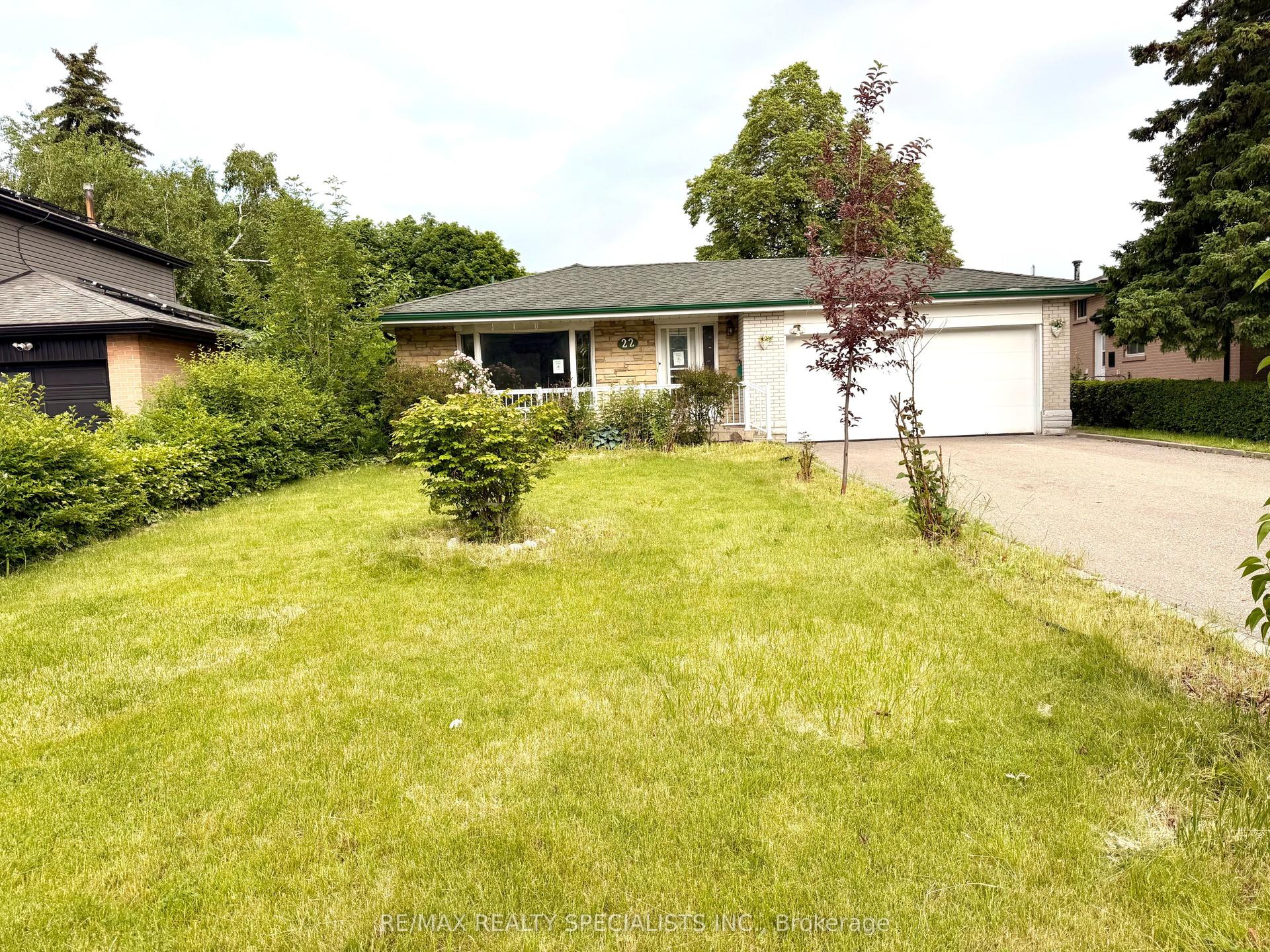 22 Beechwood Crescent, Brampton — Detached for sale, photo 1