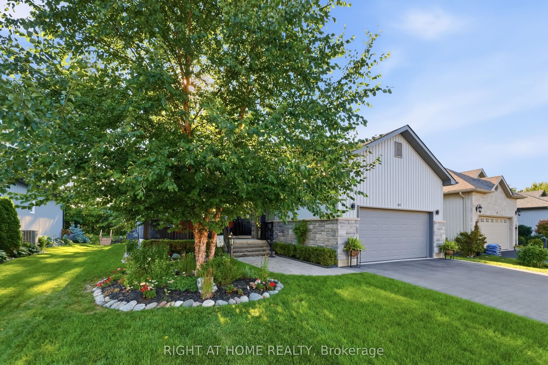 19 Conger Drive, Prince Edward County — Detached for sale, photo 1
