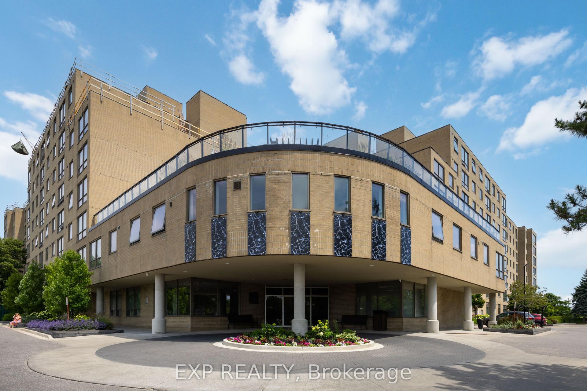 326 Major Mackenzie Drive E 716 #716, Richmond Hill — Condo for sale, photo 1