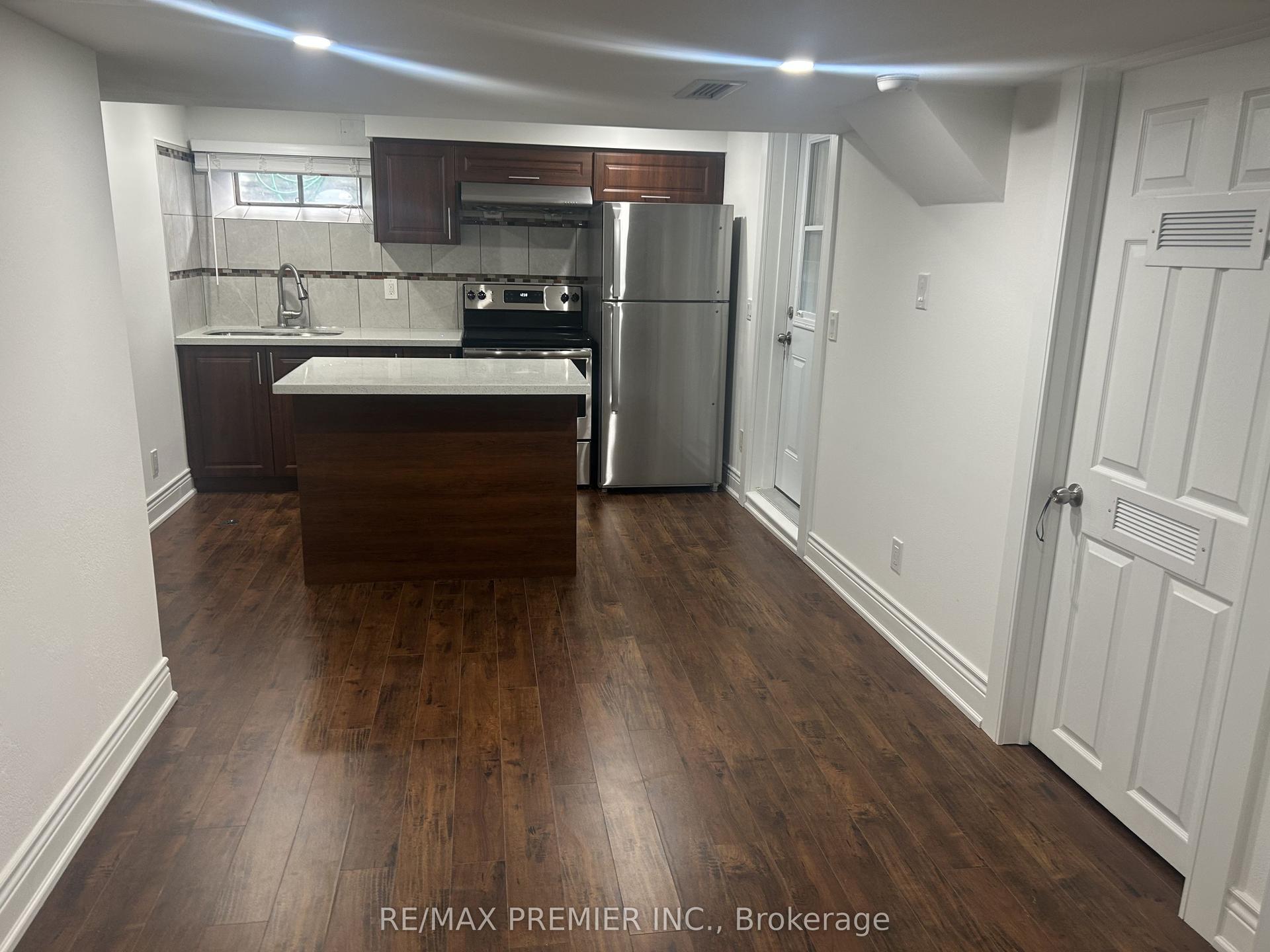 4057 Taffey Crescent Lower #Lower — photo 1