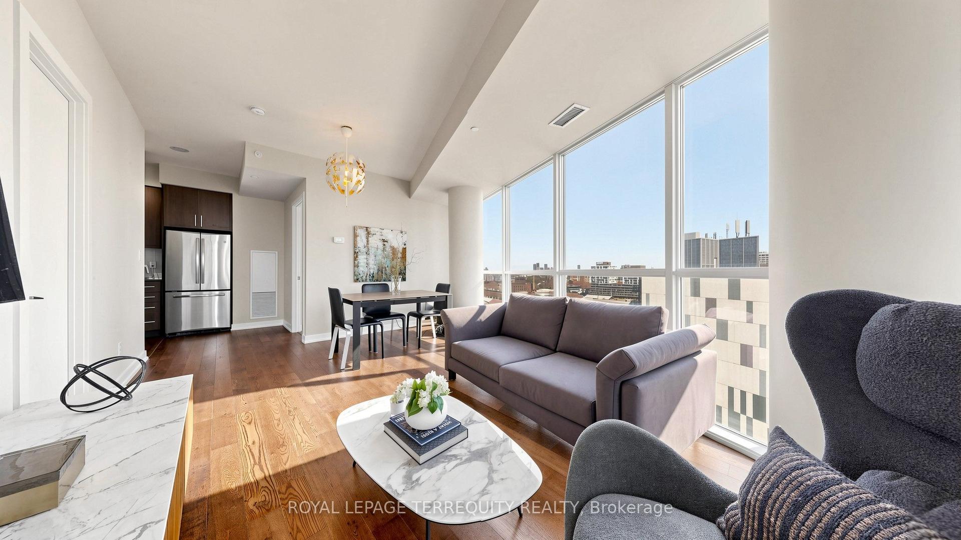 20 Bruyeres Mews 1705 #1705 — photo 1