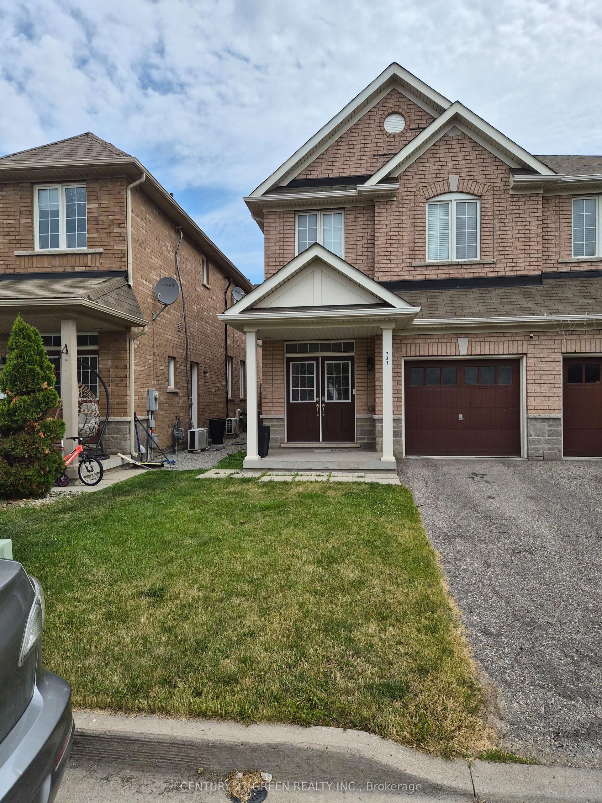 737 Agnew Crescent — photo 1
