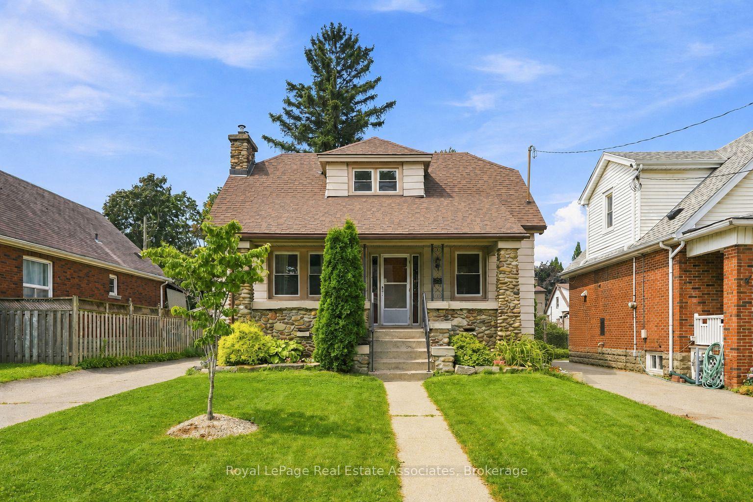96 Huxley Avenue S, Hamilton — Detached for sale, photo 1