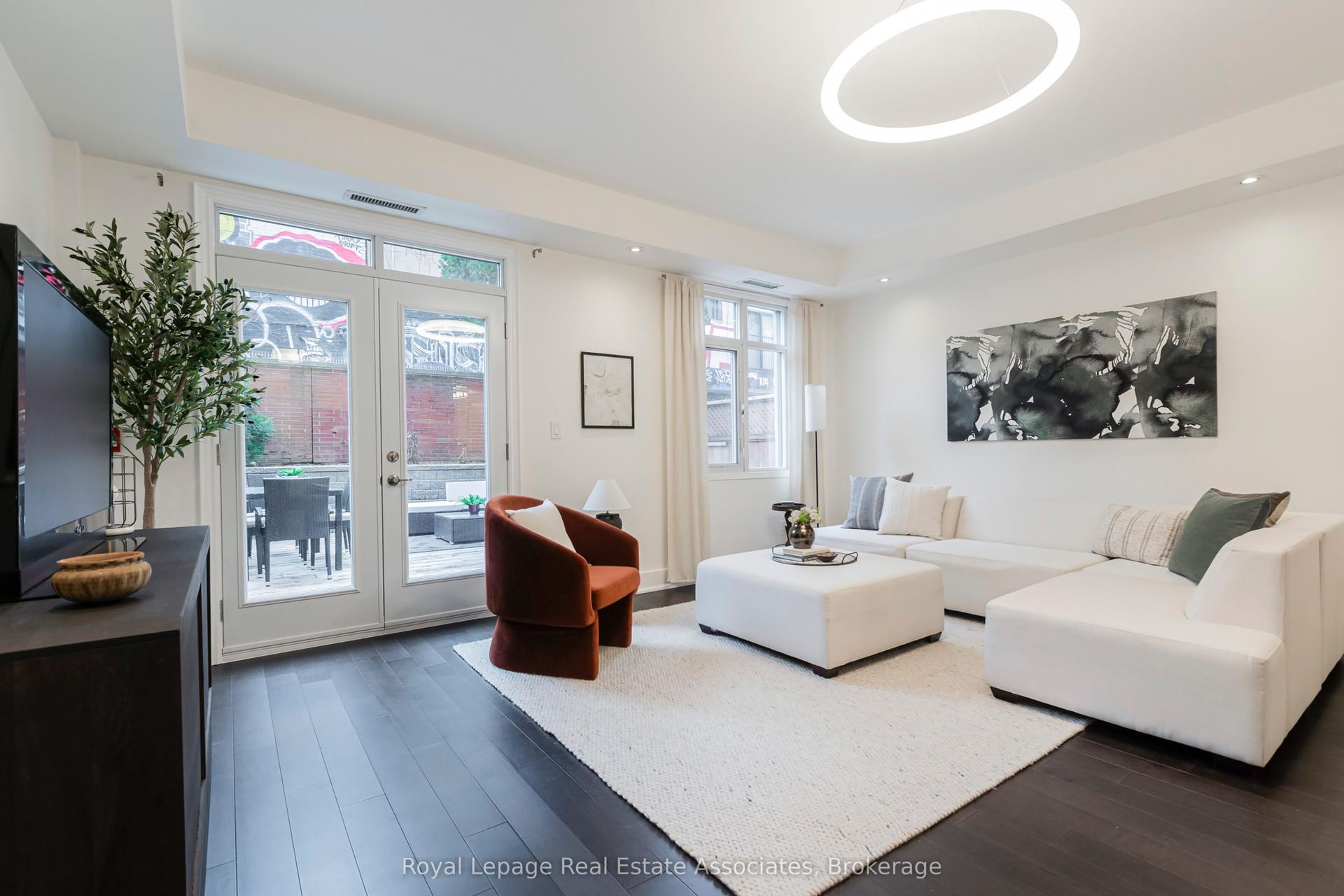 500 Richmond Street W Th103 #Th103 — photo 1