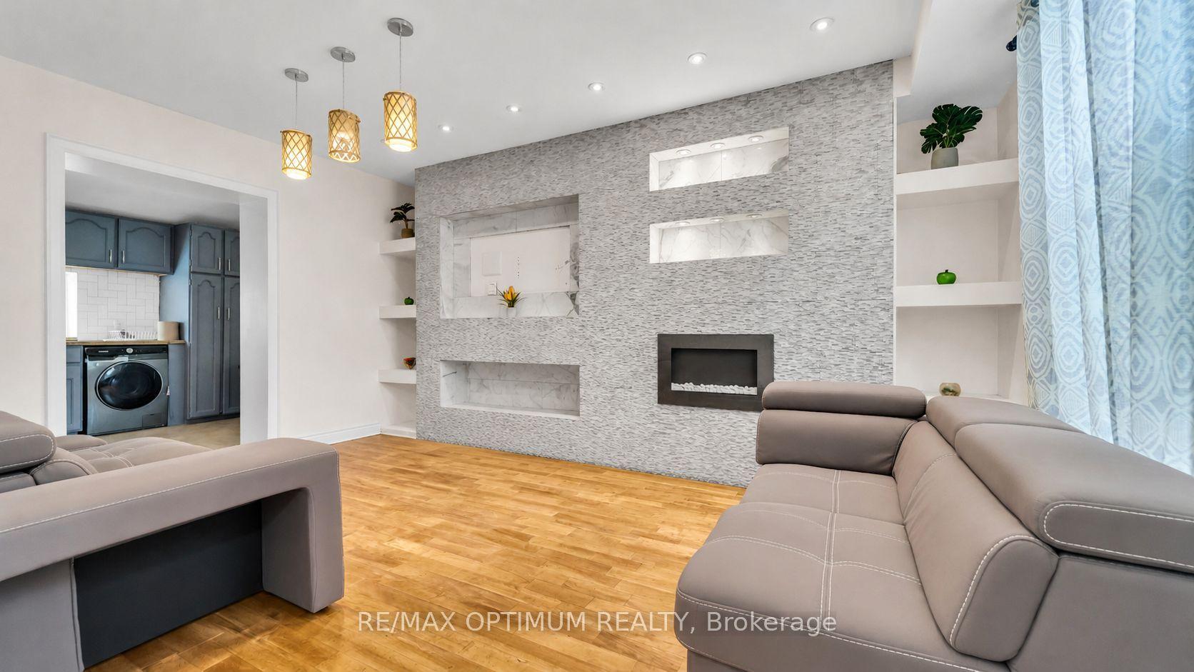 59 Railroad Street, Brampton — Detached for sale, photo 1