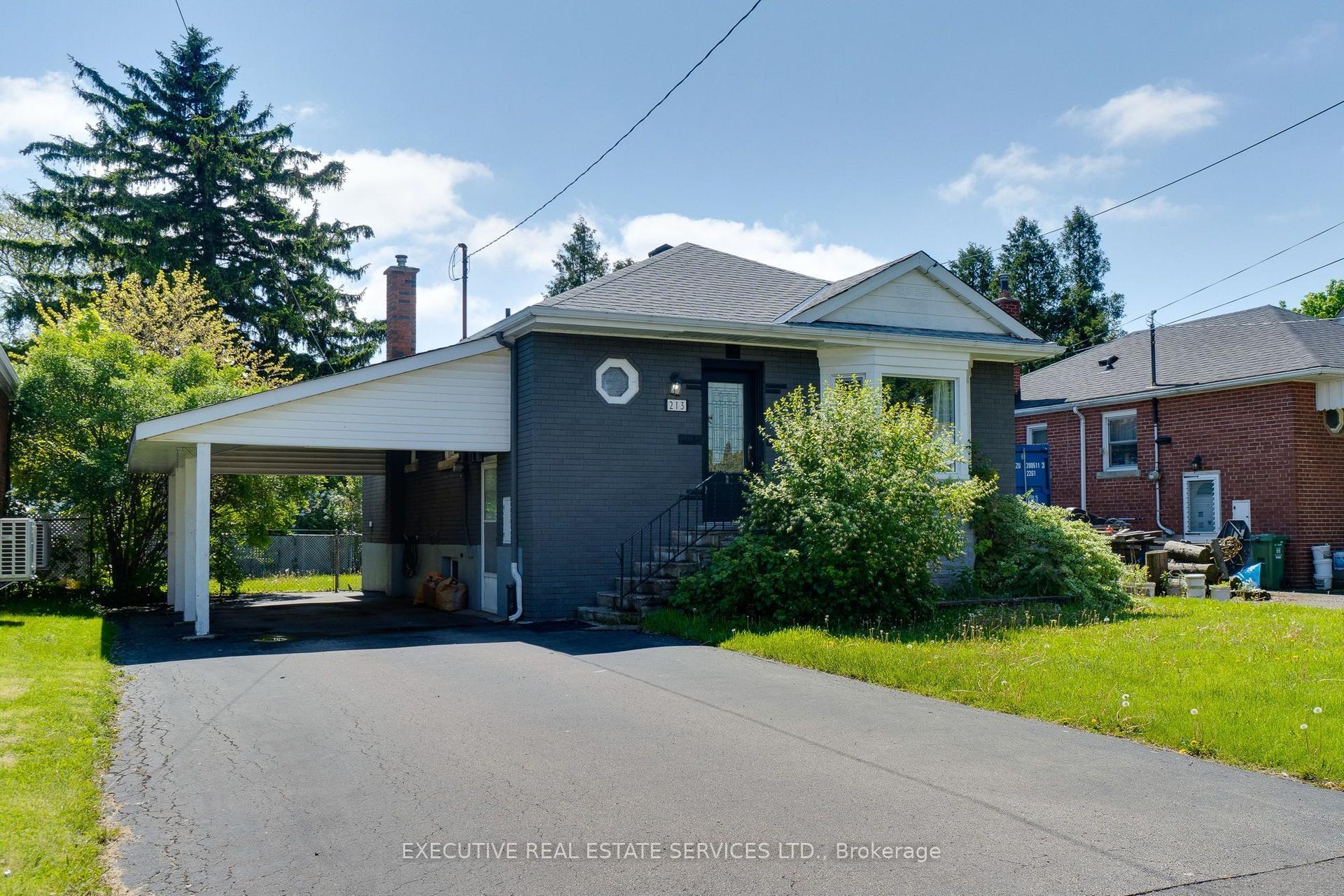 213 East 32nd Street, Hamilton — Detached for sale, photo 1