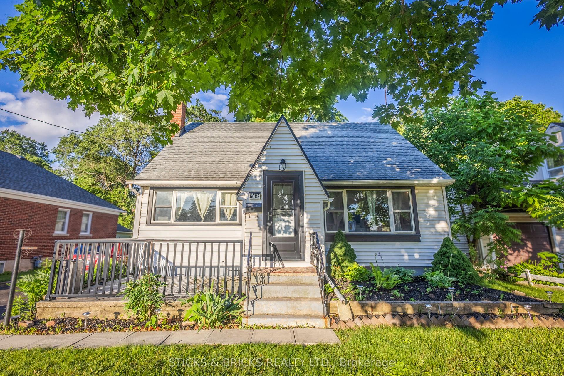 6088 Dorchester Road, Niagara Falls — Detached for sale, photo 1