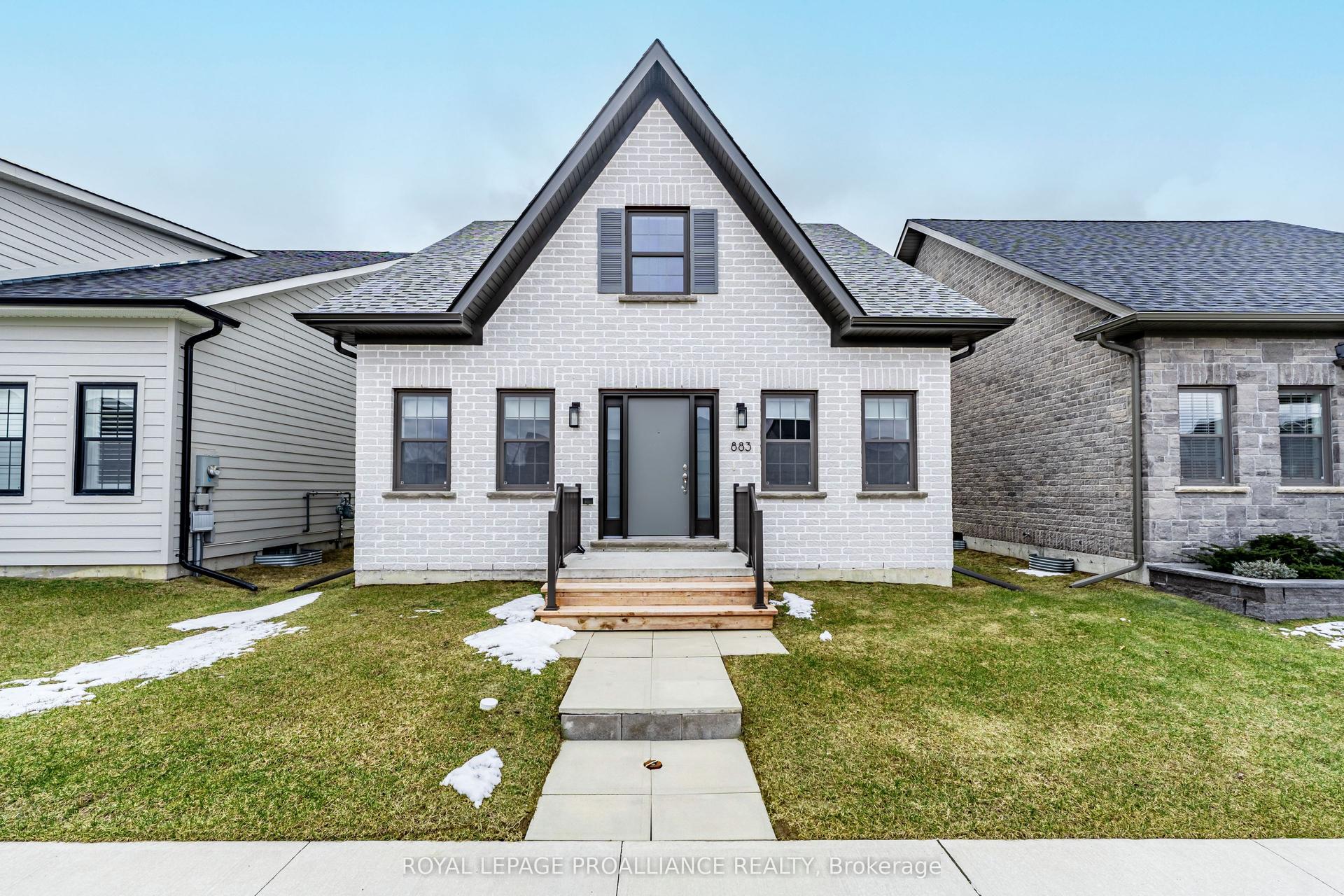 883 Ernest Allen Boulevard — photo 1