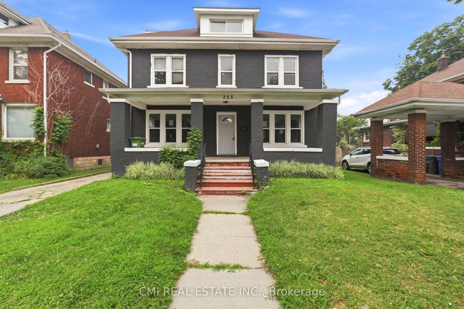 255 Hall Avenue, Windsor — Detached for sale, photo 1