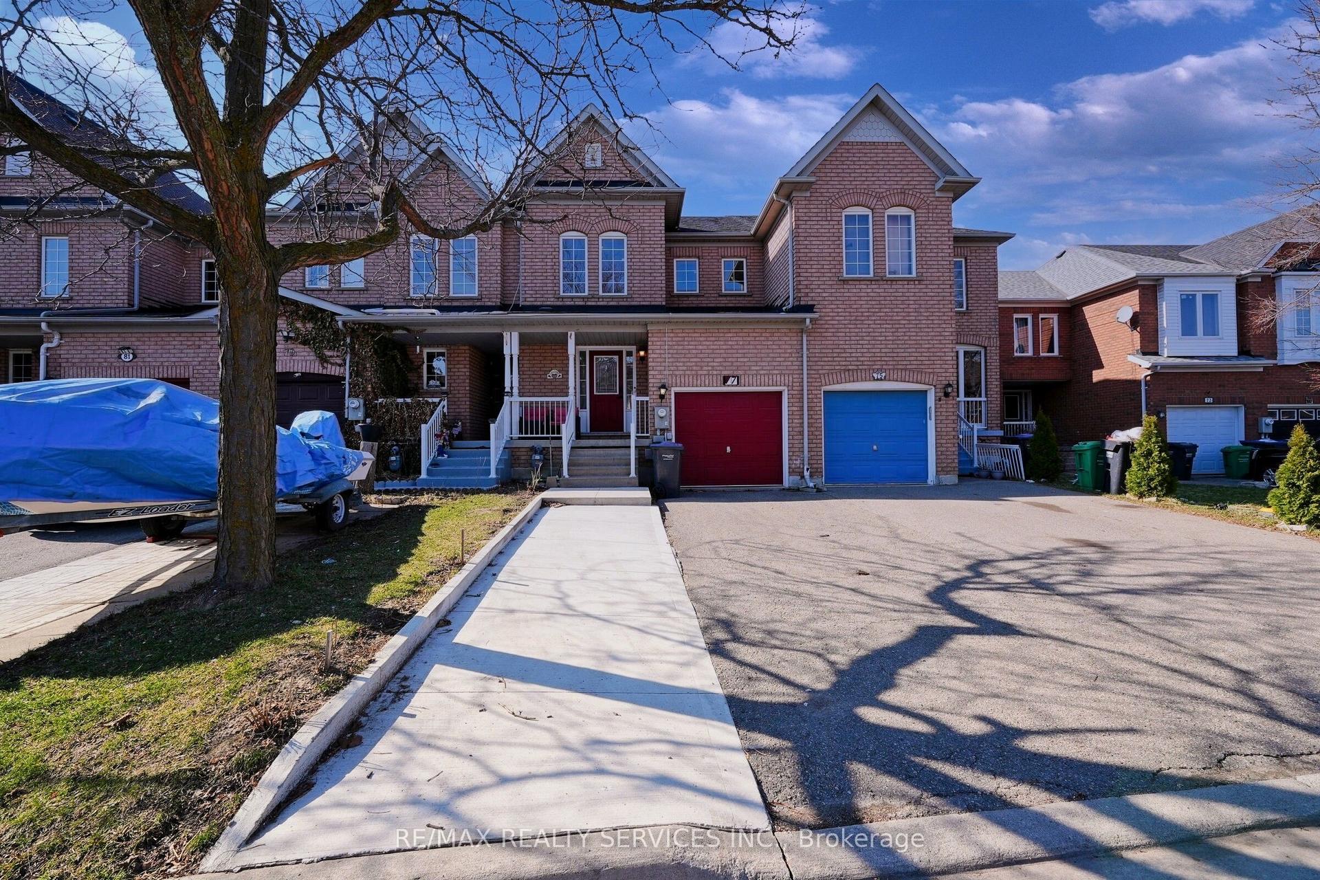 77 Monaco Court — photo 1