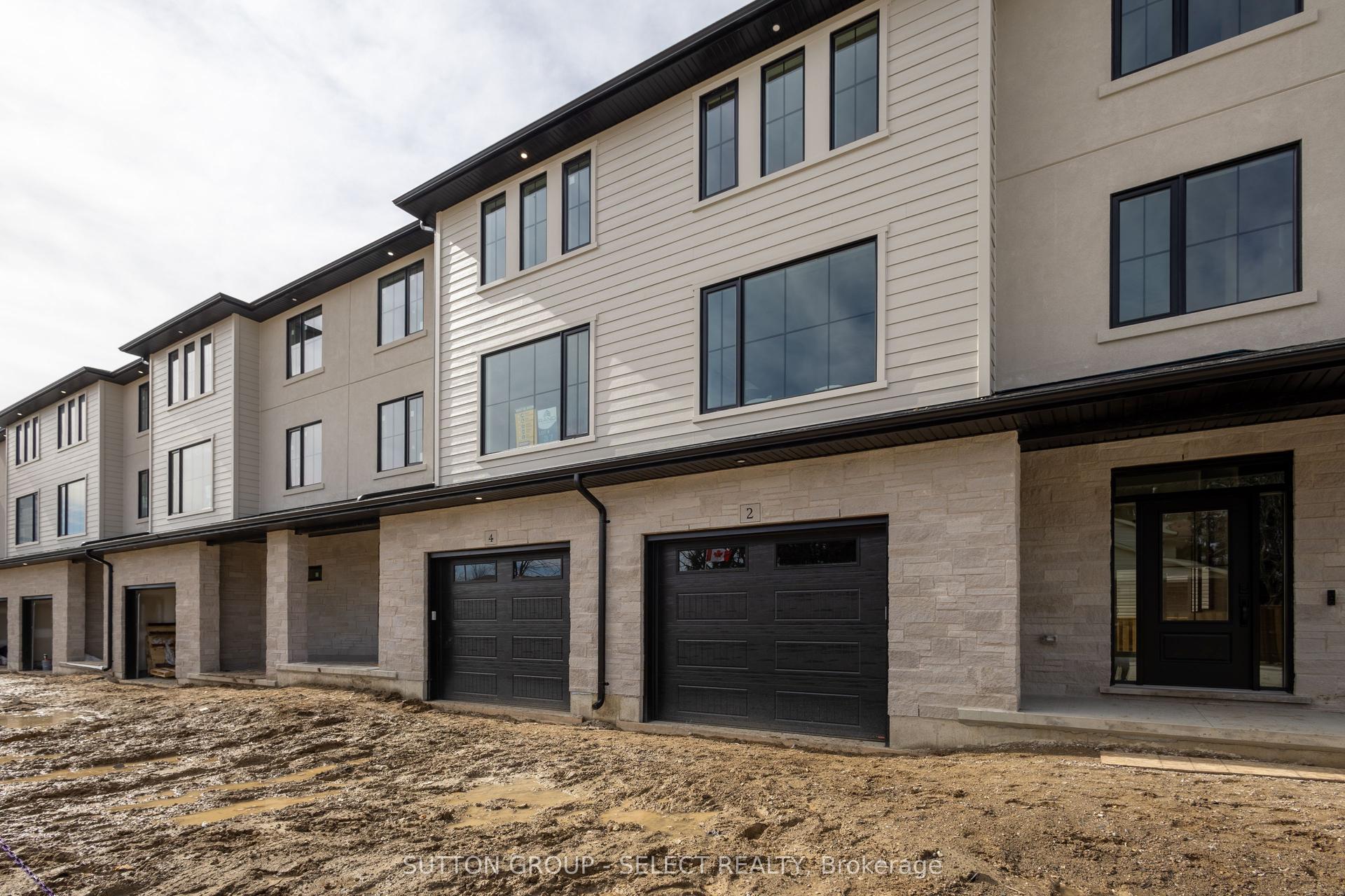 233 Upper Queen Street 6 #6 — photo 1